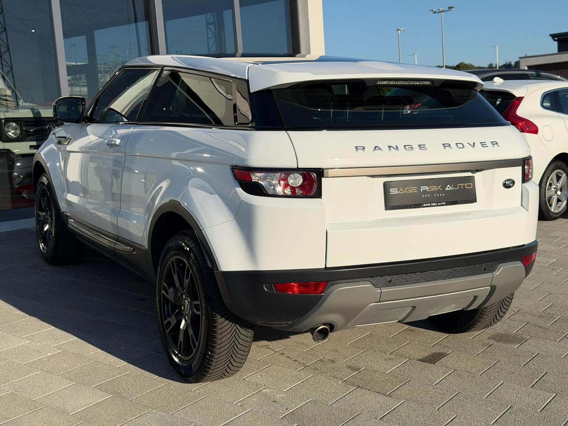 LAND ROVER Range Rover Evoque Coupé 2.2 TD4 Pure & Tech-image-4