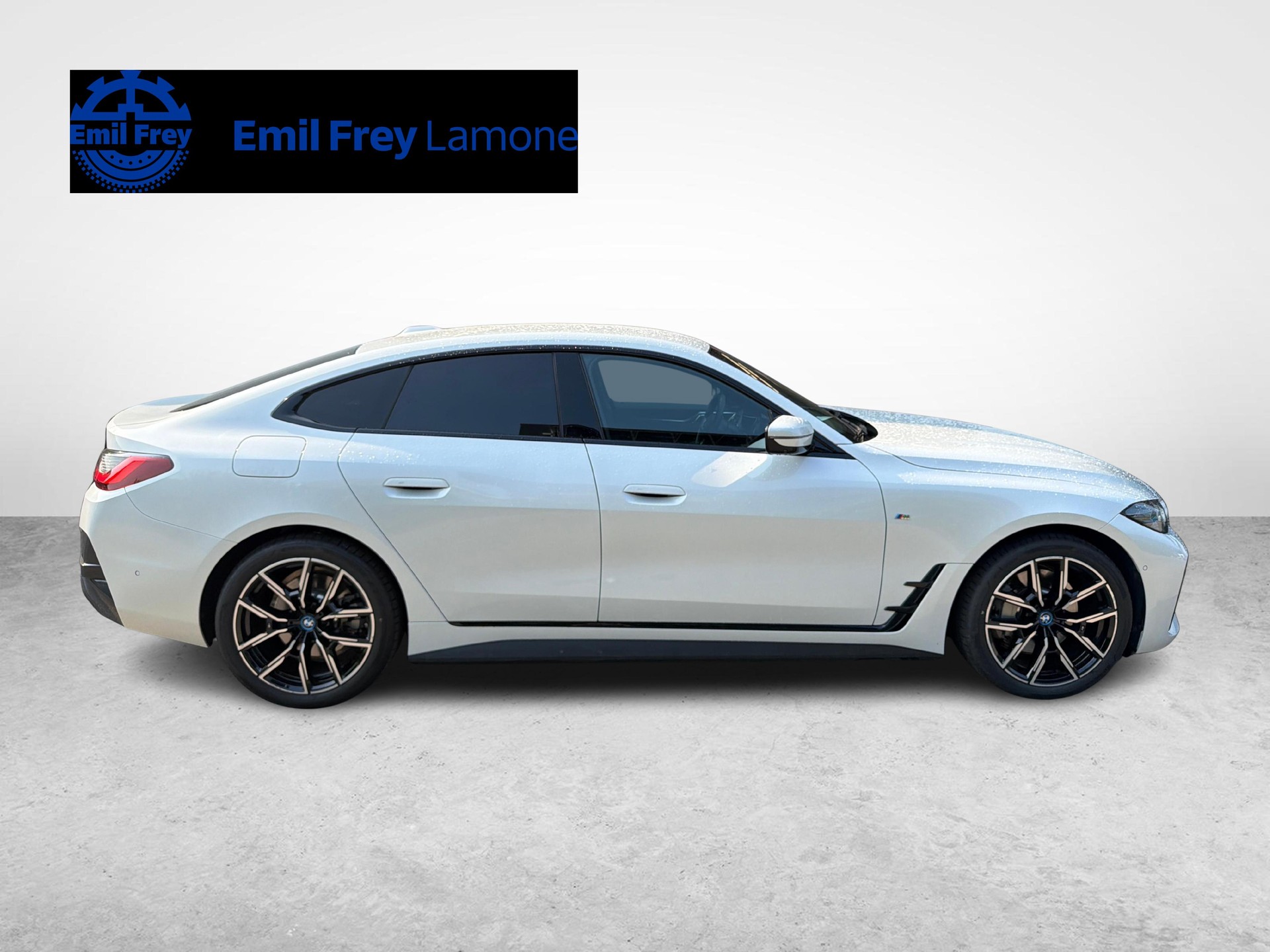 BMW i4 eDrive40-image-8