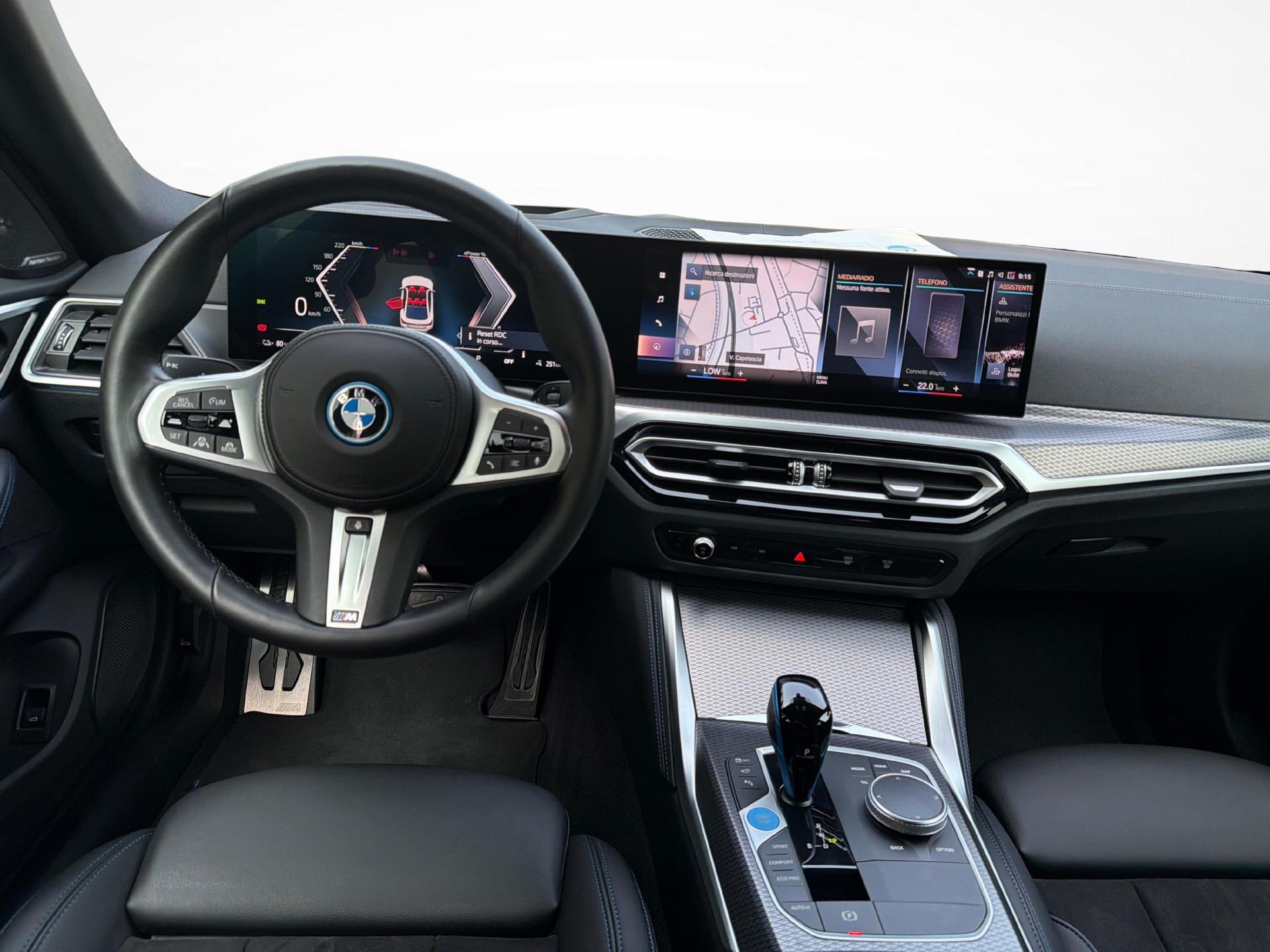 BMW i4 eDrive40-image-12