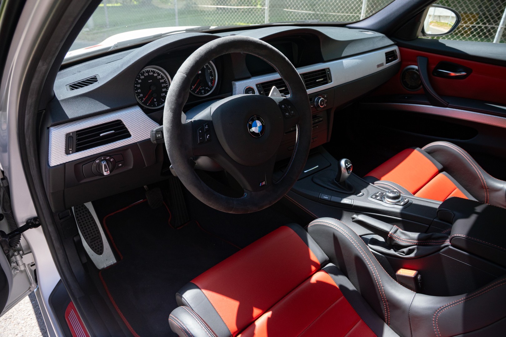 BMW M3 CRT DSG-image-8