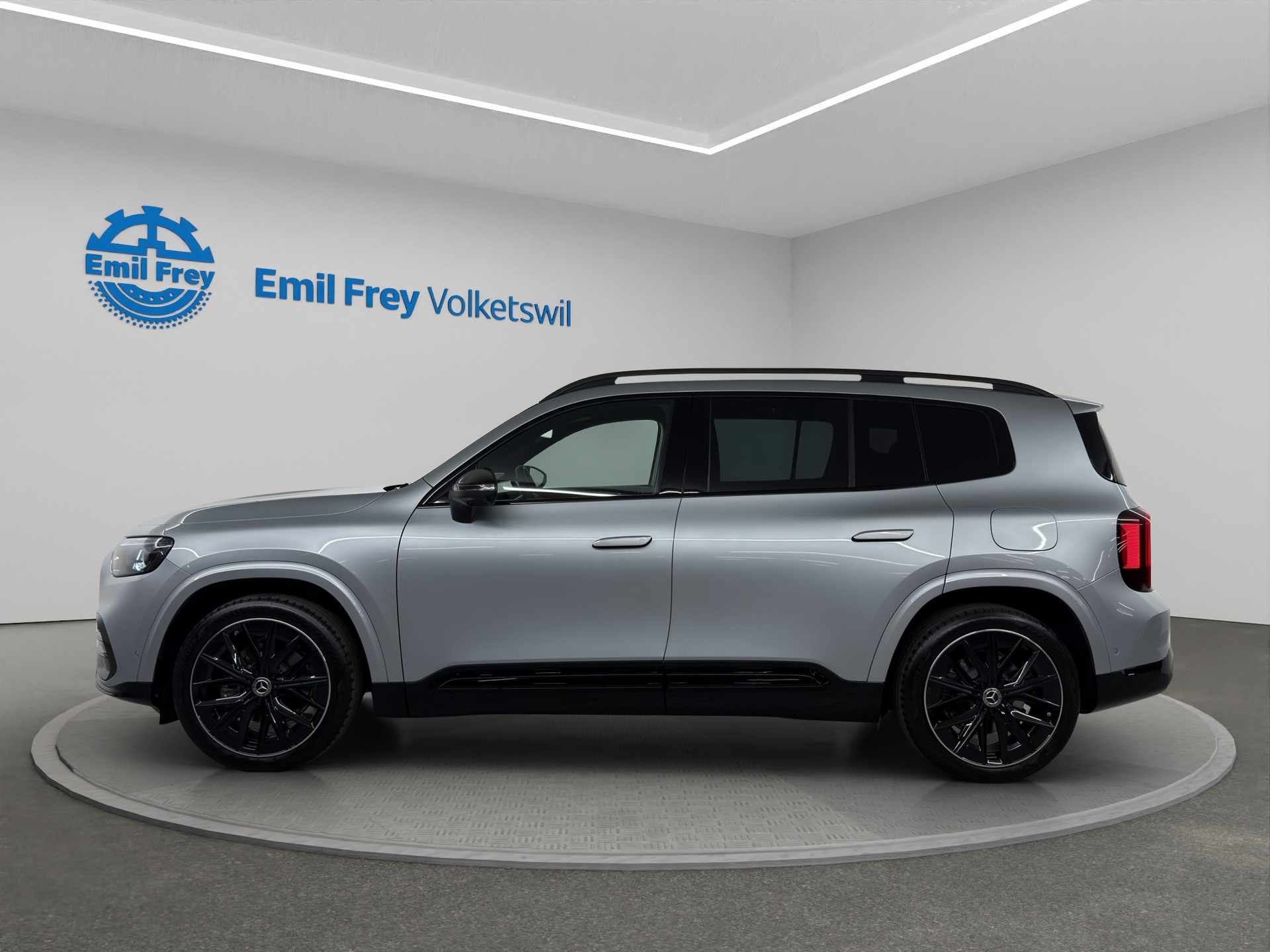 MERCEDES-BENZ GLB 220 4matic-showroom-element-1