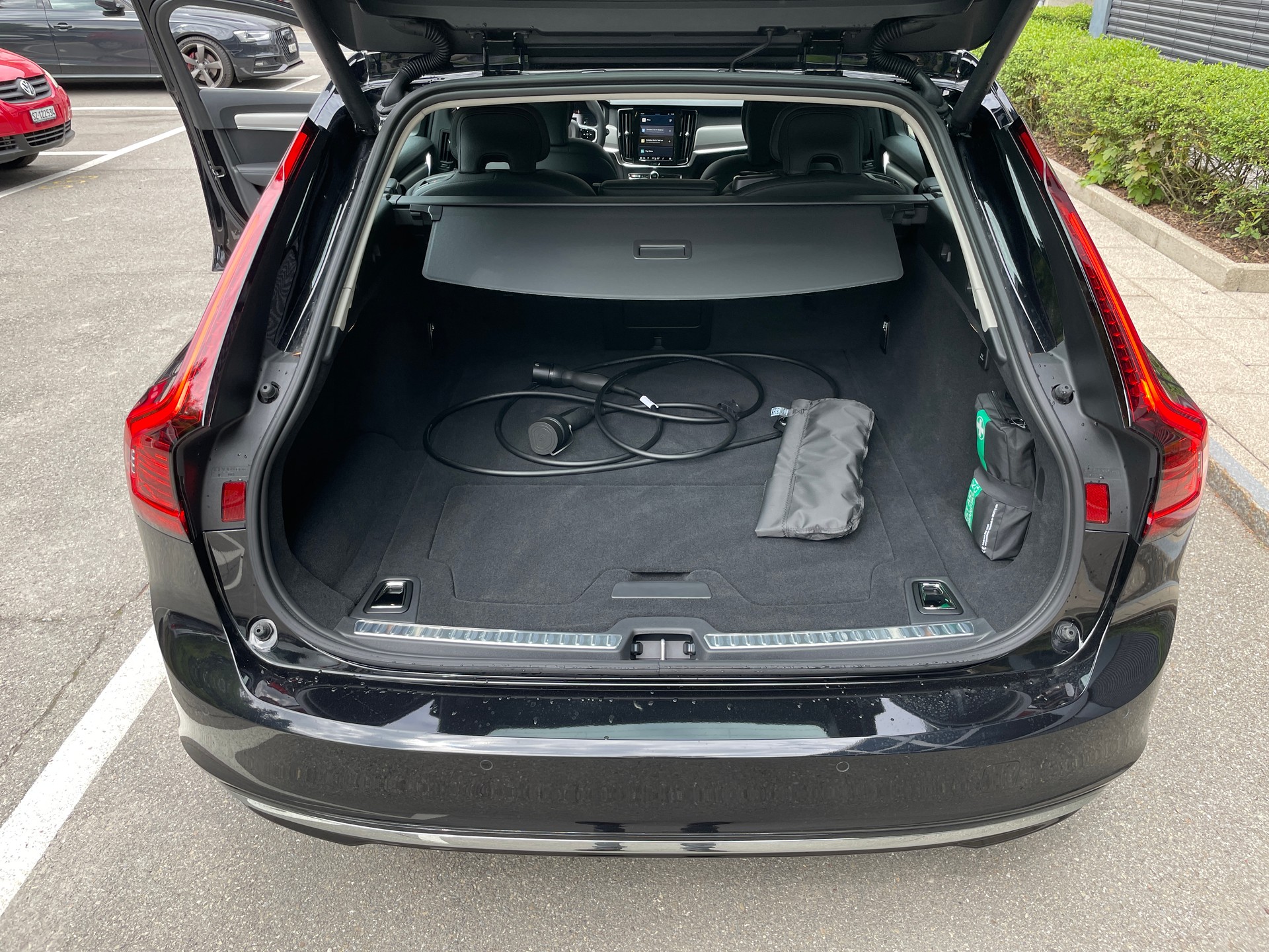 VOLVO V90 T6 eAWD Plug in Hybrid Core Geartronic-image-4
