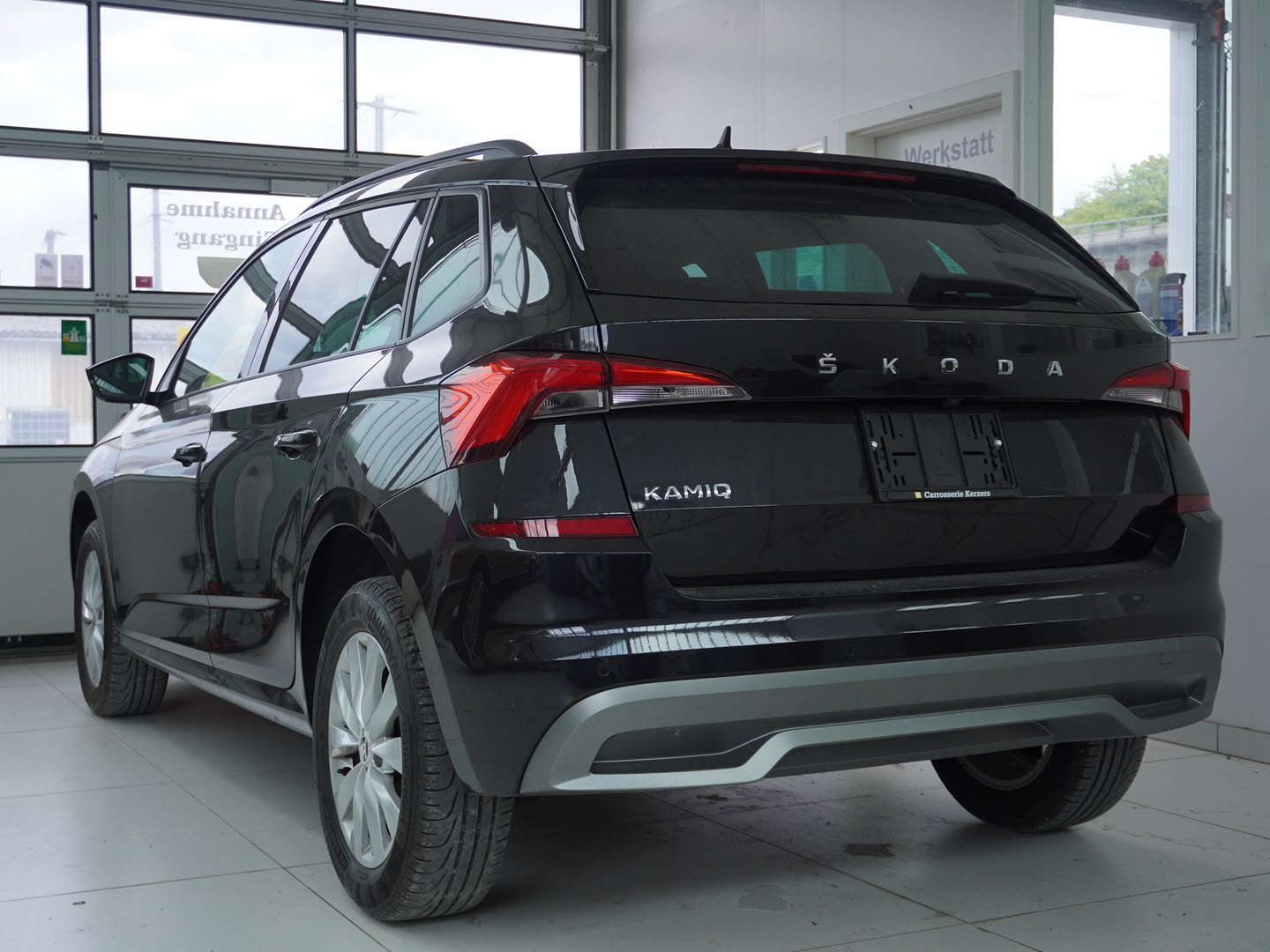 SKODA Kamiq 1.0 TSI Ambition-showroom-element-1
