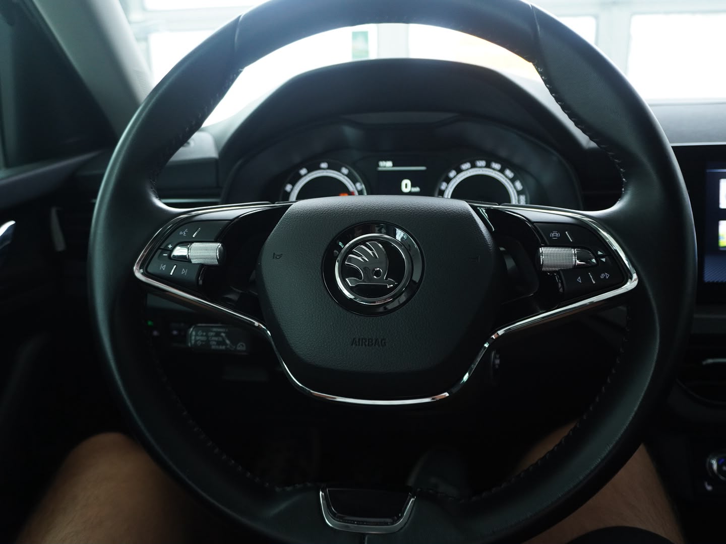 SKODA Kamiq 1.0 TSI Ambition-image-7