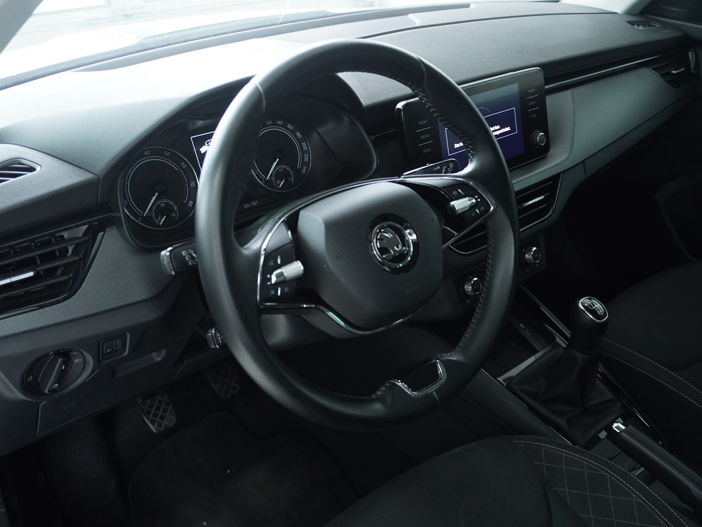 SKODA Kamiq 1.0 TSI Ambition-showroom-element-2