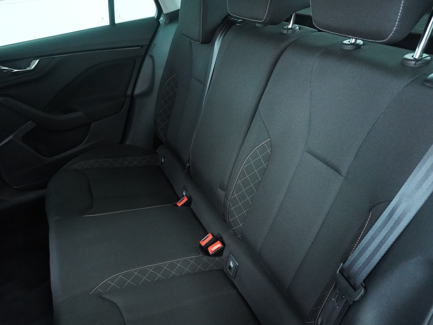 SKODA Kamiq 1.0 TSI Ambition-image-4