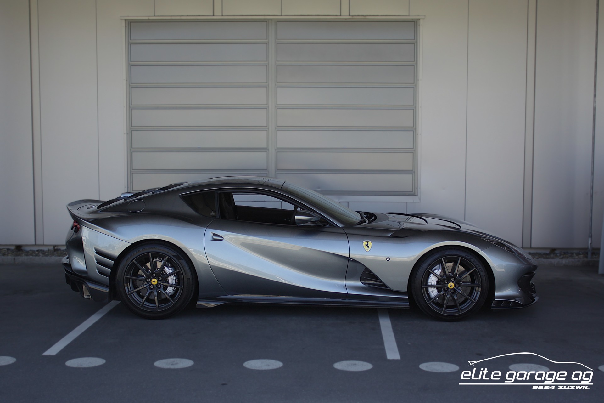 FERRARI 812 Competizione AUS 1. HAND-image-5
