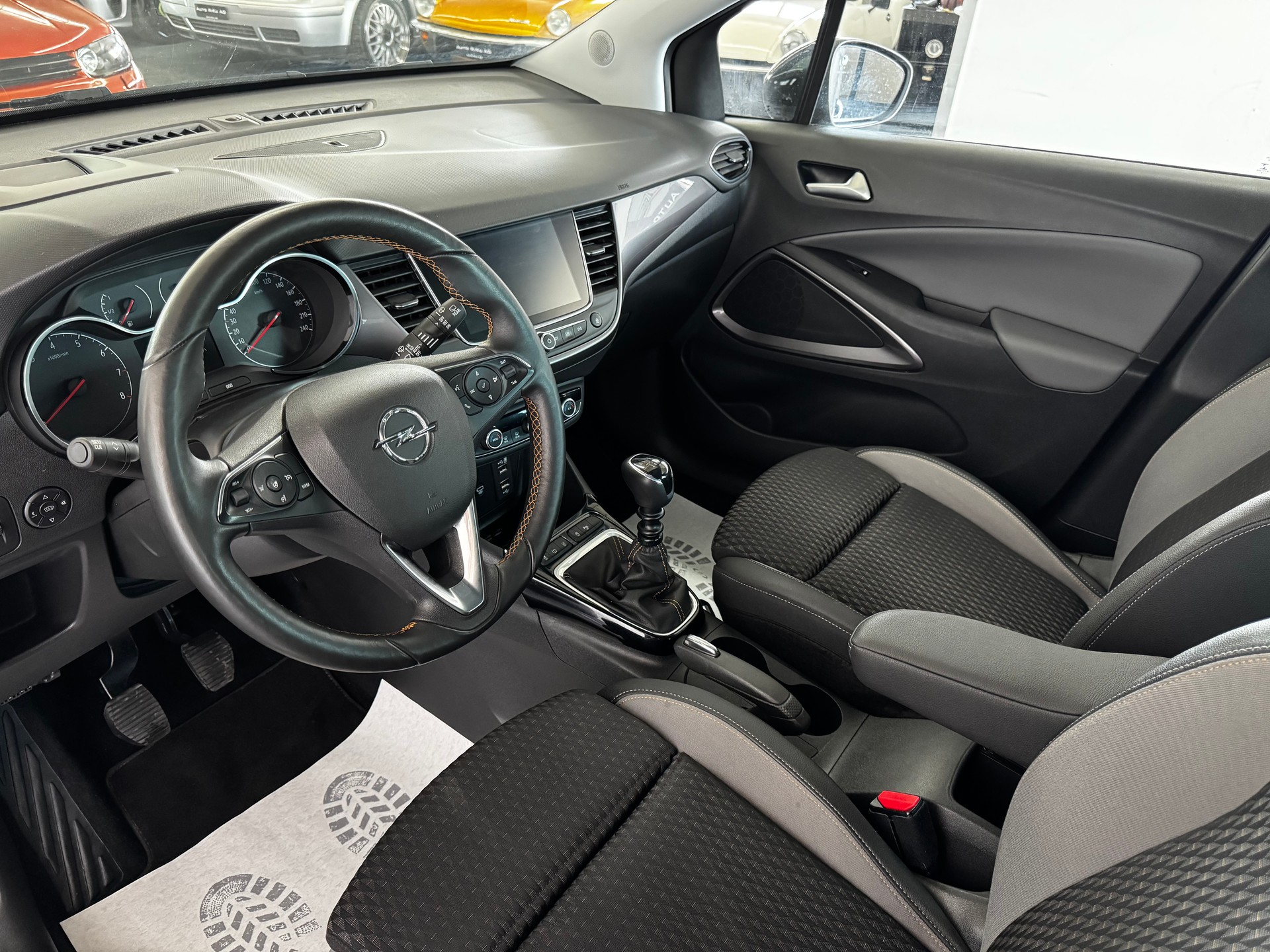 OPEL Crossland X 1.2i TP Ultimate-image-13