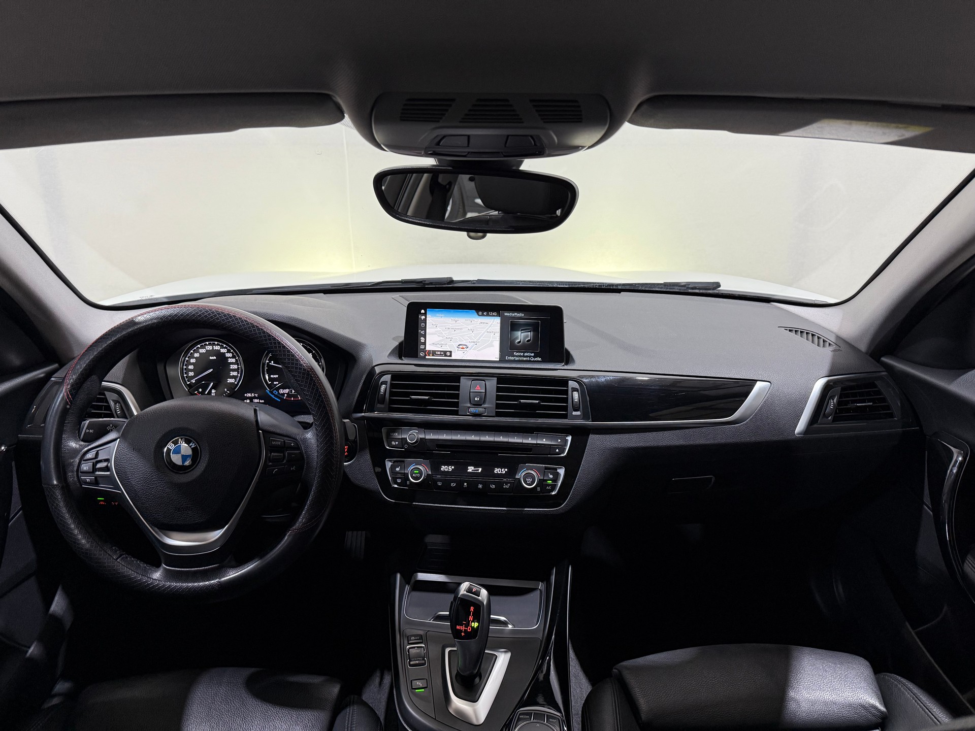 BMW 118i Steptronic (CH-Fahrzeug)-image-10