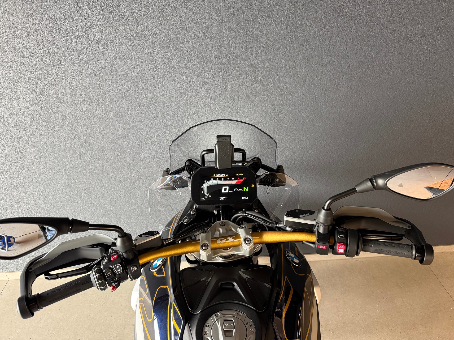 BMW R 1300 GS-image-6