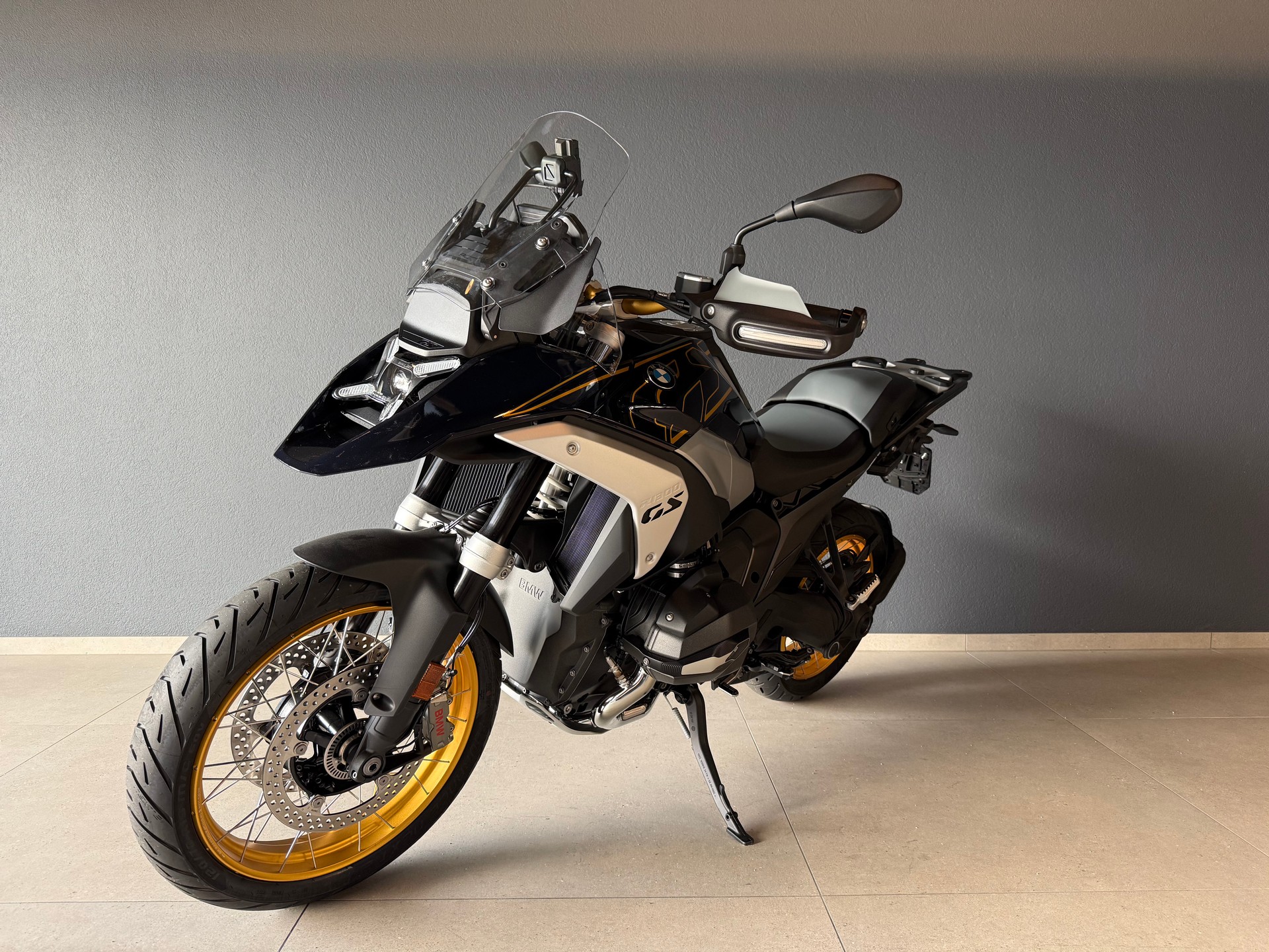 BMW R 1300 GS-image-1