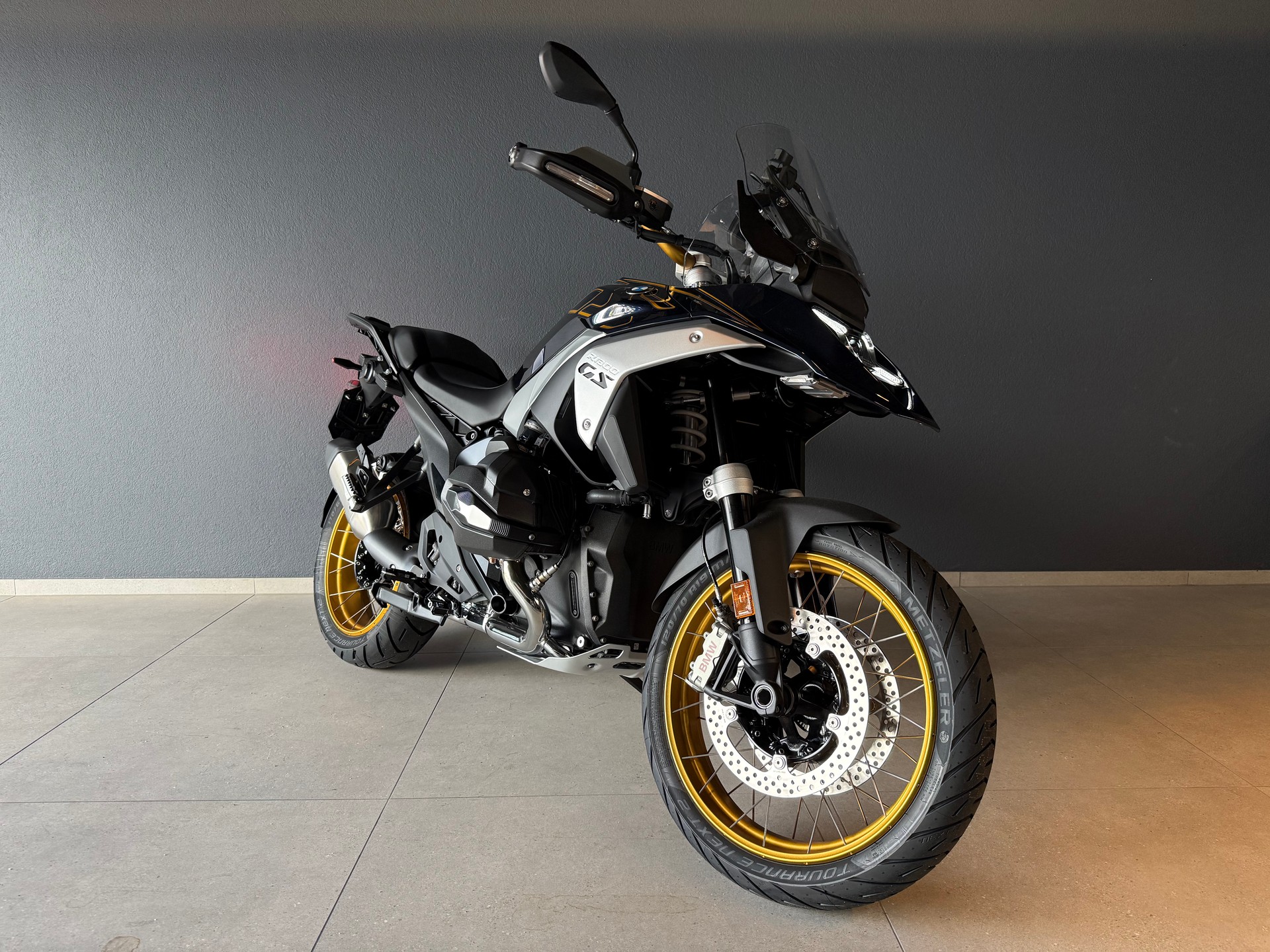 BMW R 1300 GS-image-3