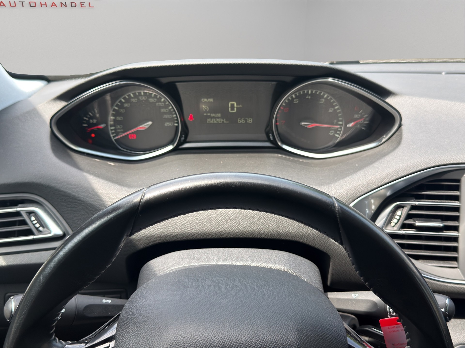 PEUGEOT 308 SW 1.6 THP Allure-image-13