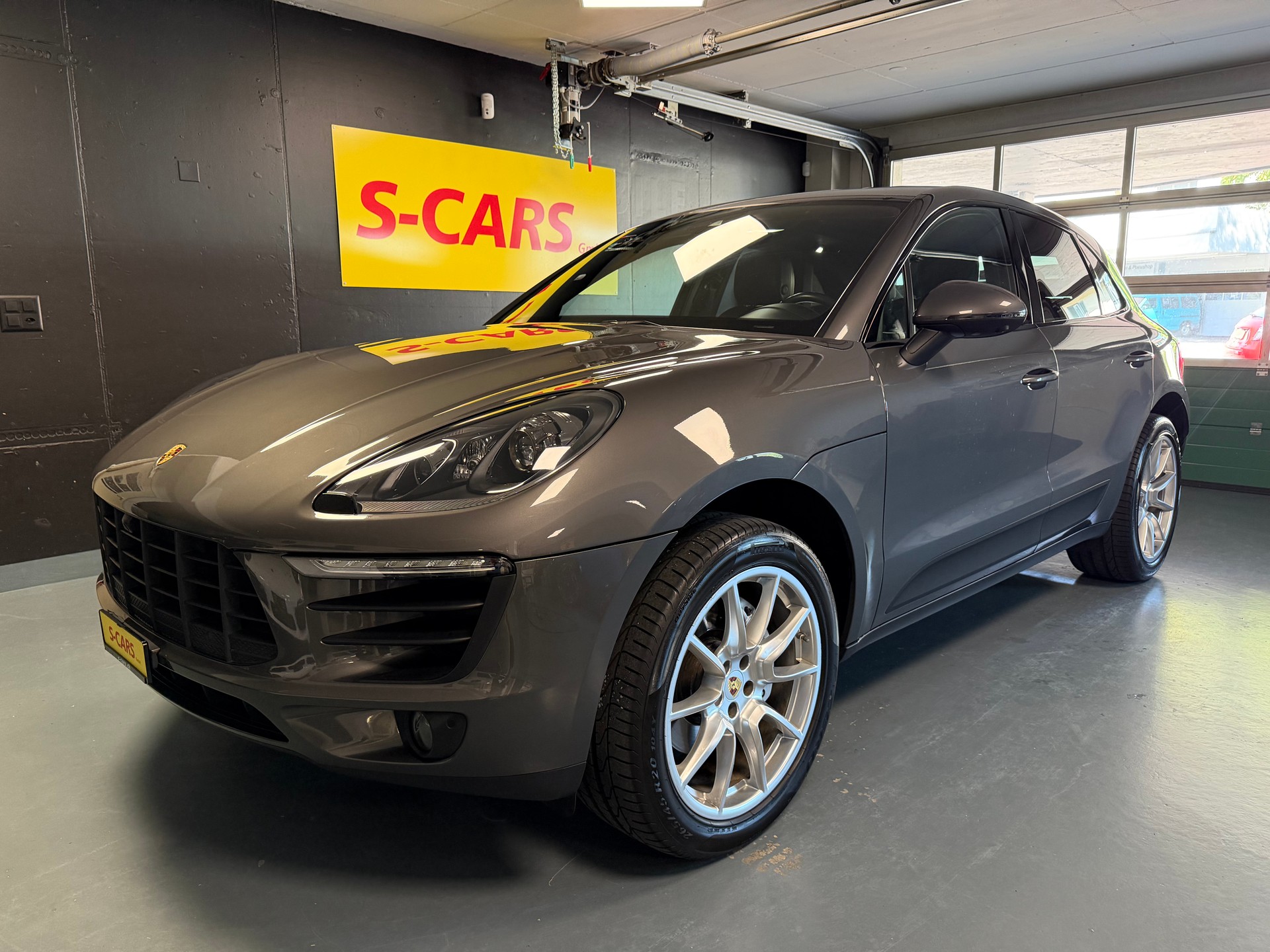 PORSCHE Macan S Diesel PDK-showroom-element-3