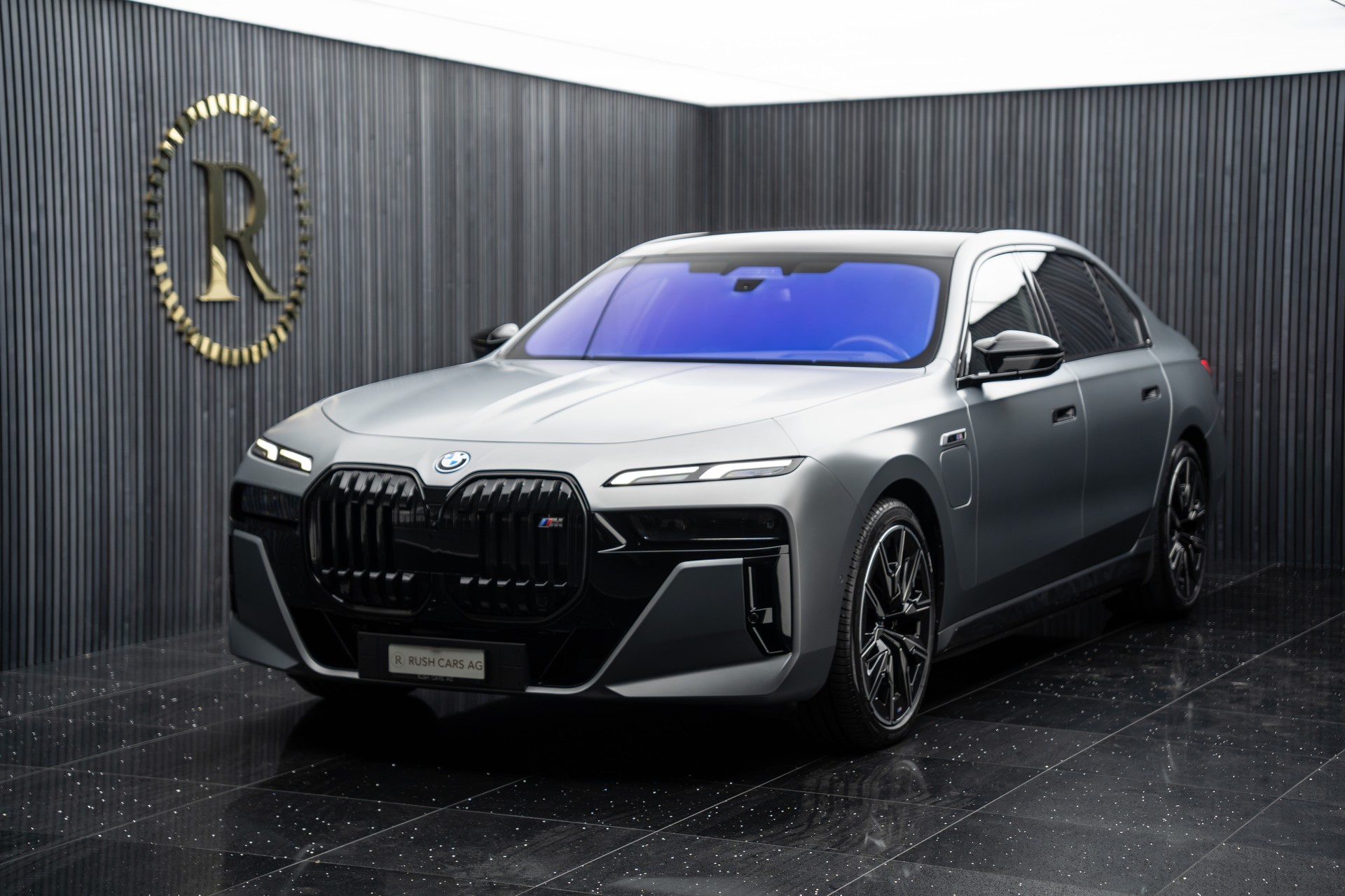BMW M760e xDrive Steptronic