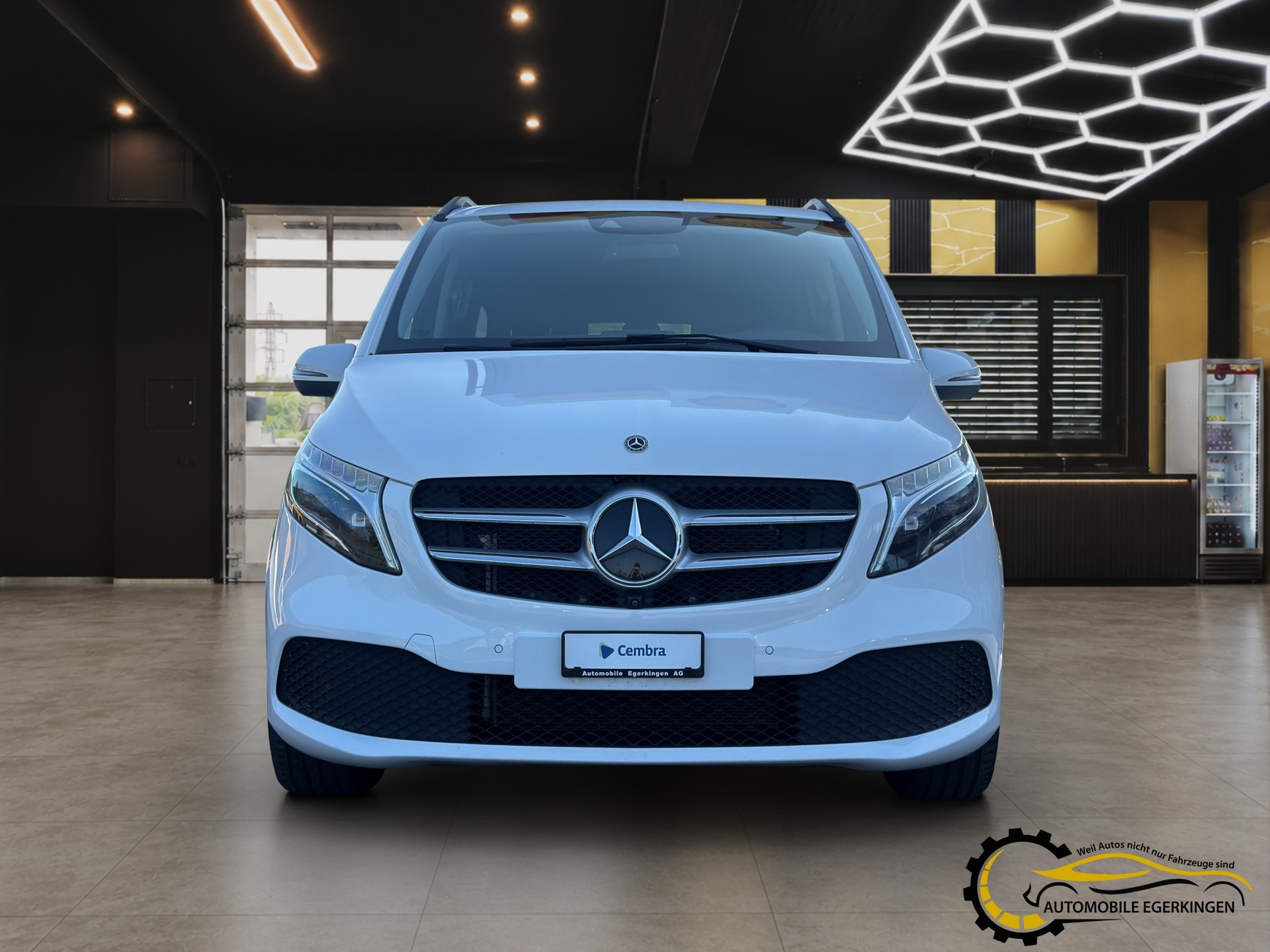 MERCEDES-BENZ V 300 d lang 4matic Van 9G-Tronic-showroom-element-1