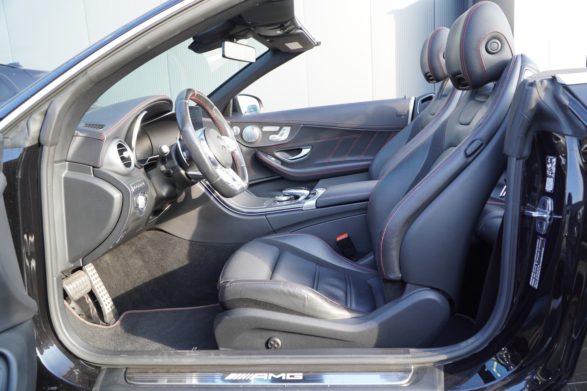 MERCEDES-BENZ C 43 Cabriolet AMG 4Matic 9G-Tronic-image-13