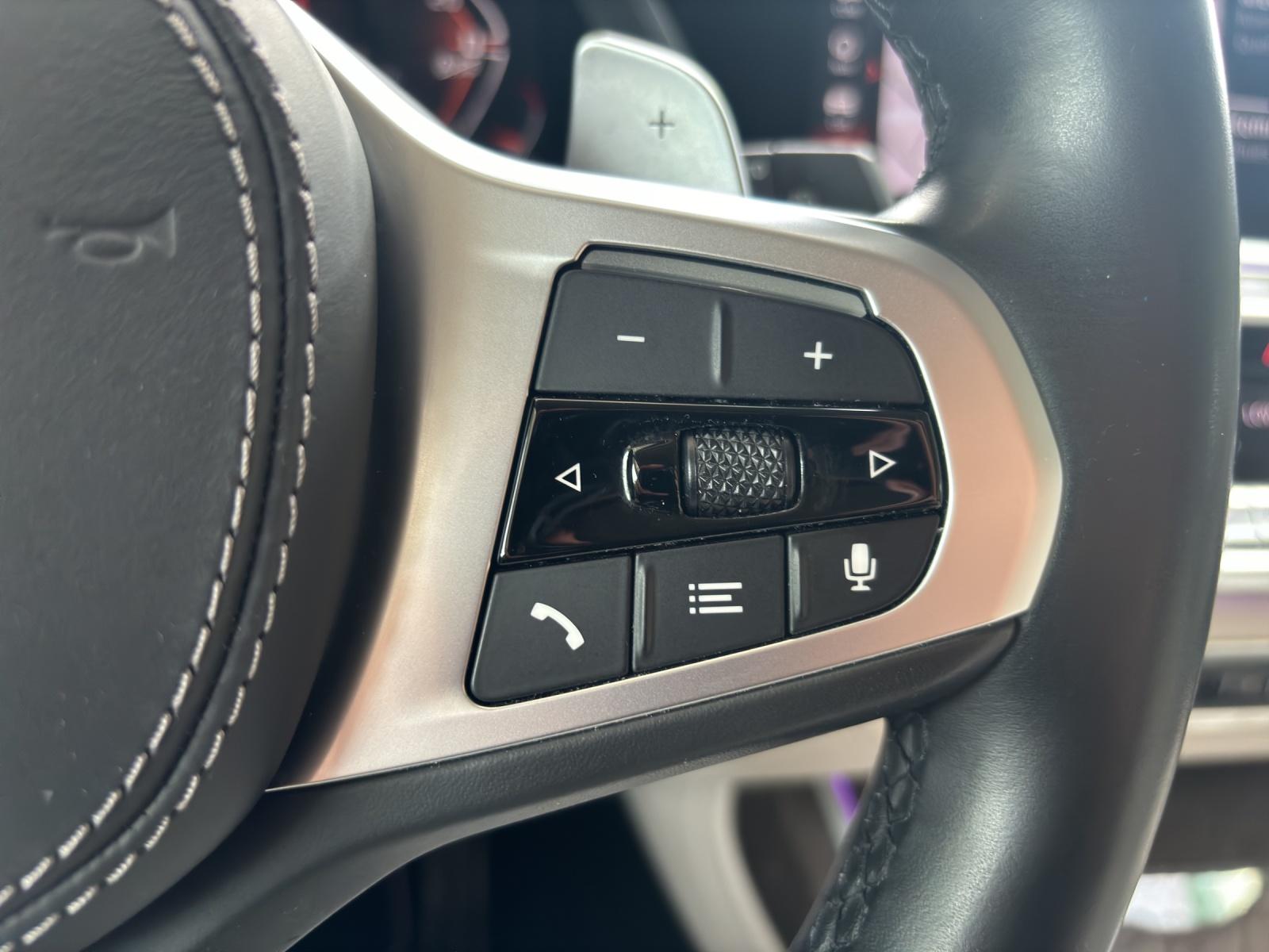 BMW X7 M50i-image-13