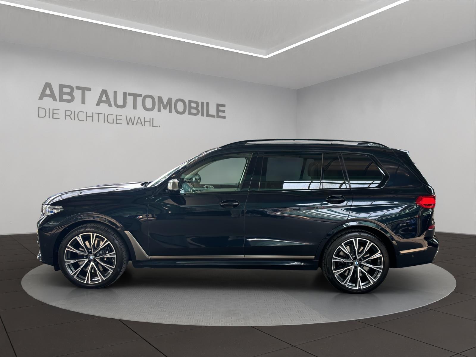 BMW X7 M50i-showroom-element-2