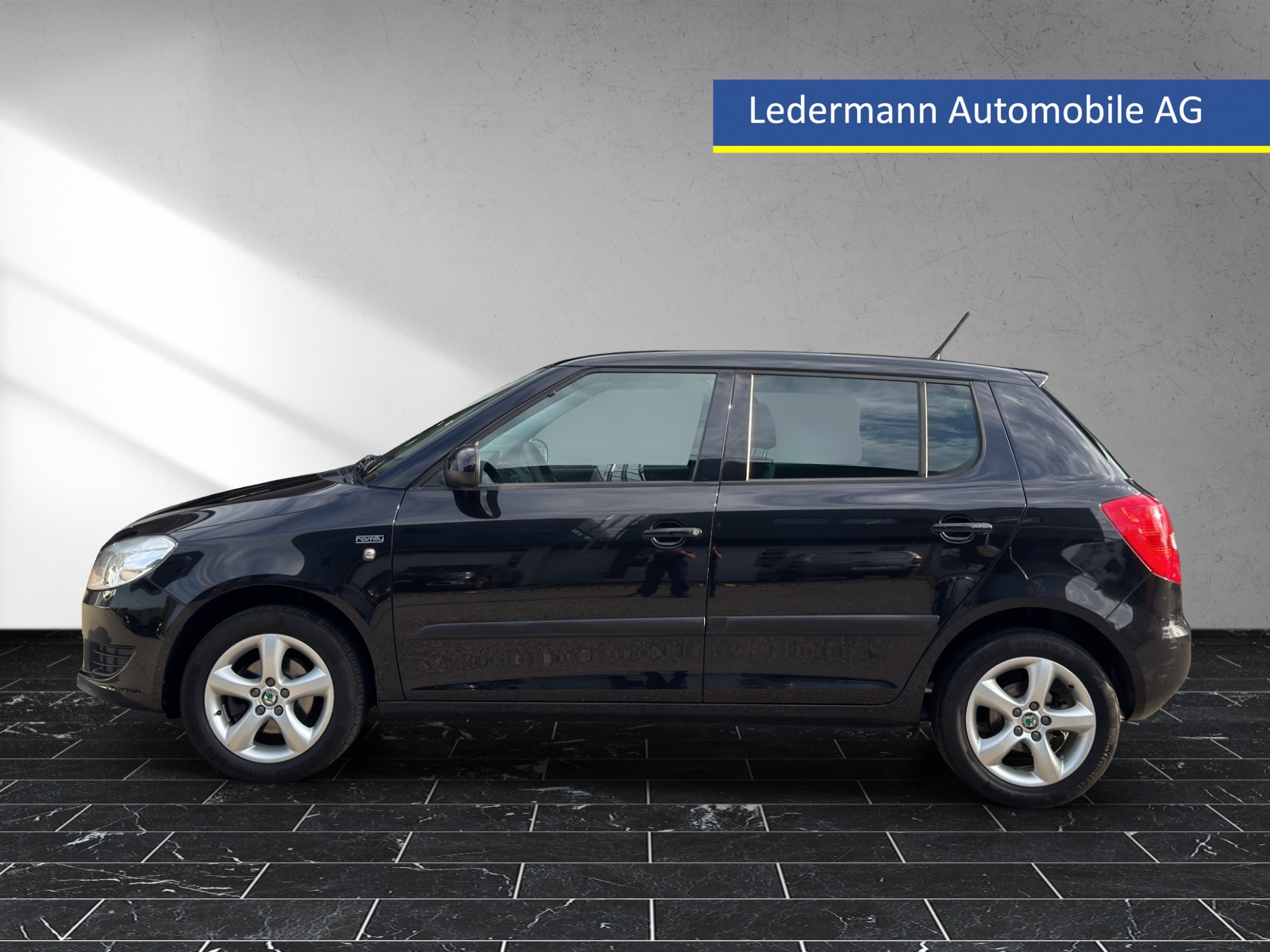 SKODA Fabia 1.2 TSI Ambition-showroom-element-1