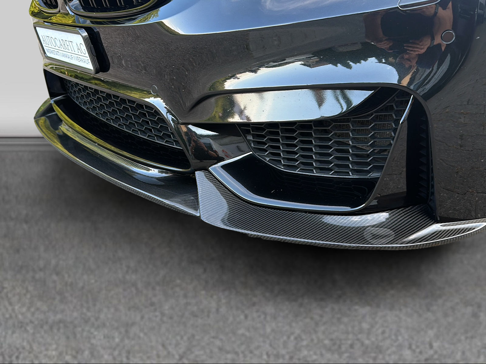 BMW M4 Coupé DKG-showroom-element-1