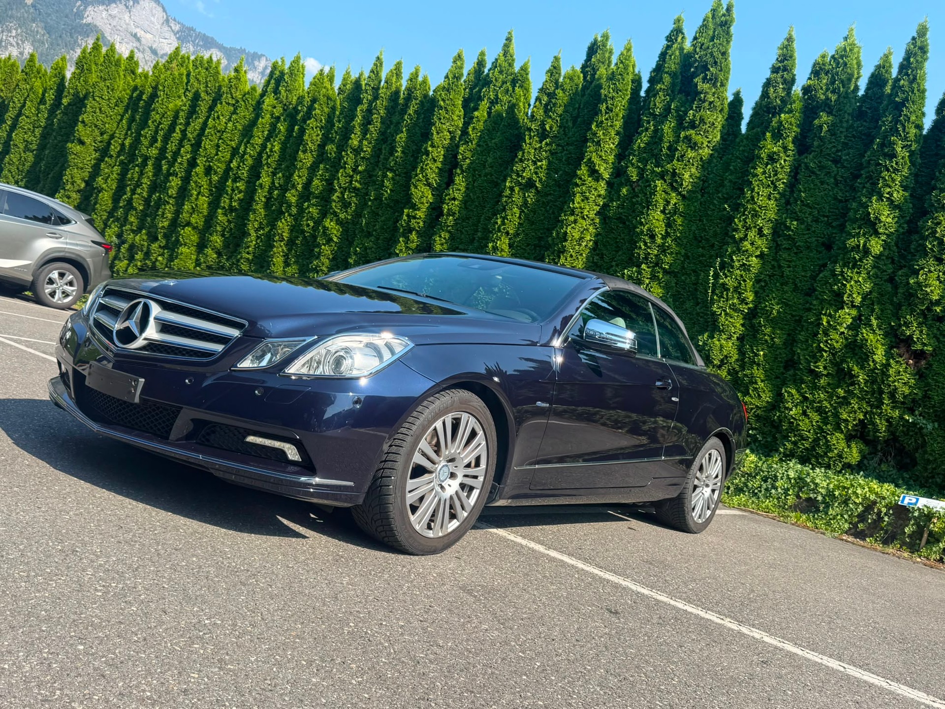 MERCEDES-BENZ E 200 CGI BlueEfficiency Automatic-showroom-element-3