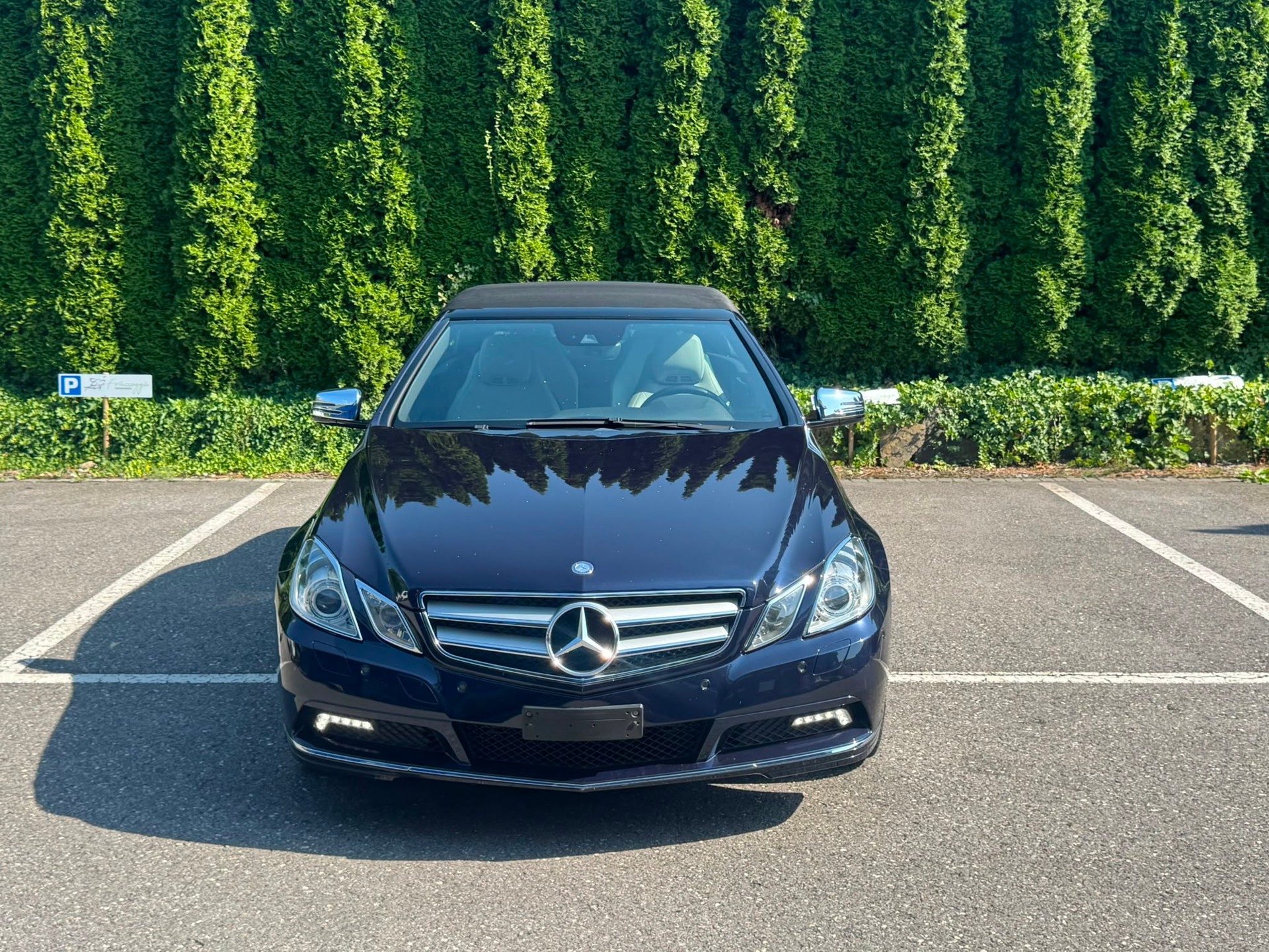 MERCEDES-BENZ E 200 CGI BlueEfficiency Automatic-showroom-element-1