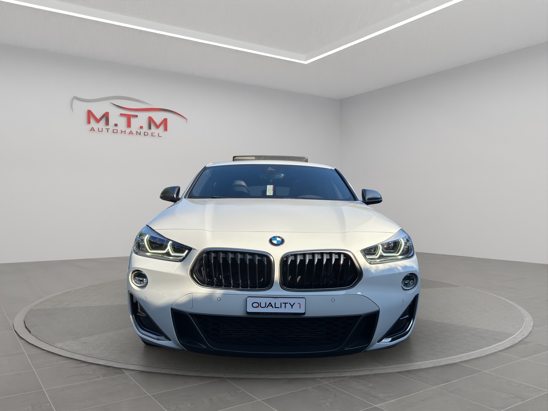 BMW X2 M35i Steptronic-showroom-element-2