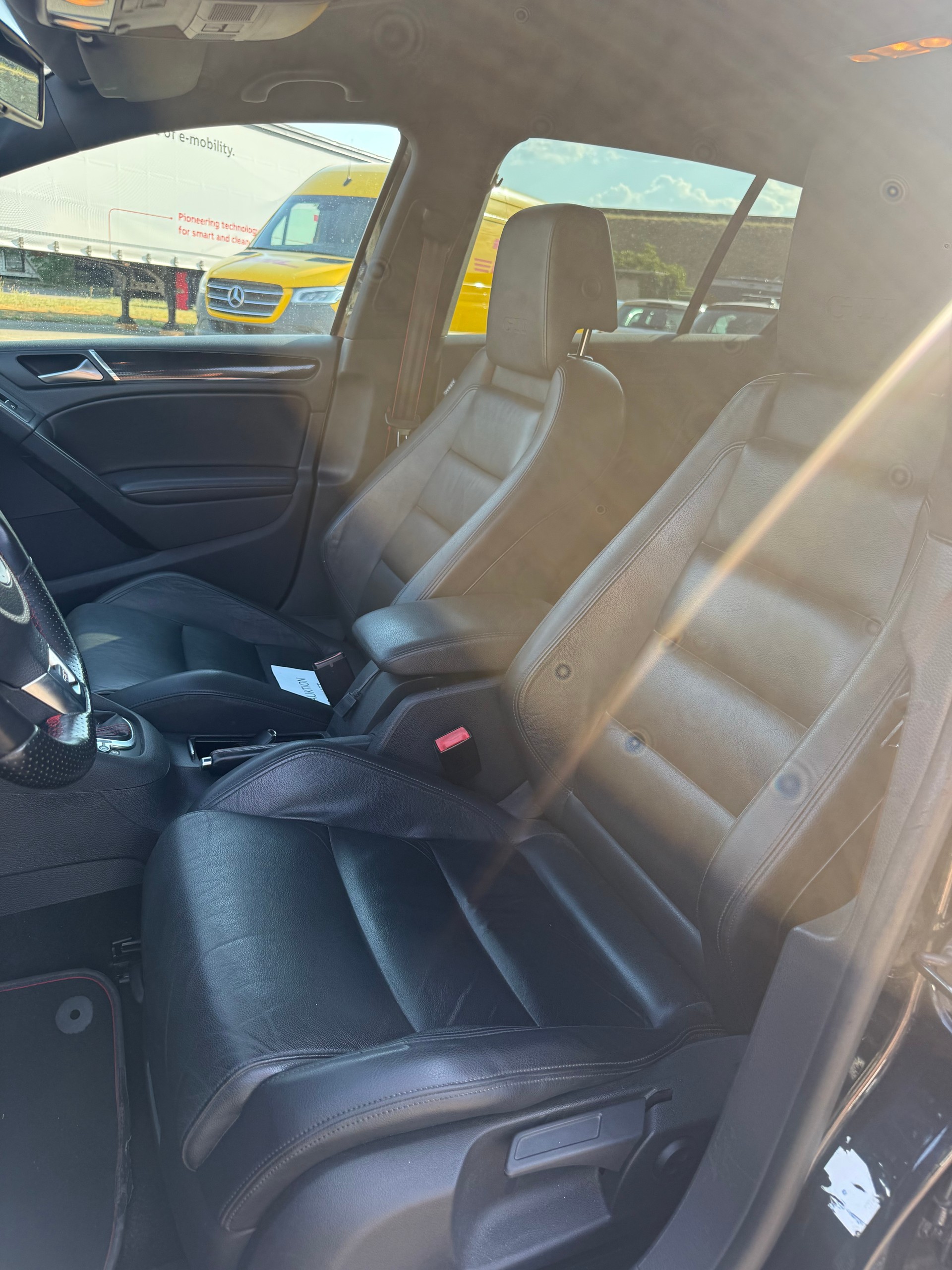 VW Golf 2.0 TSI GTI Edition 35 DSG-image-13