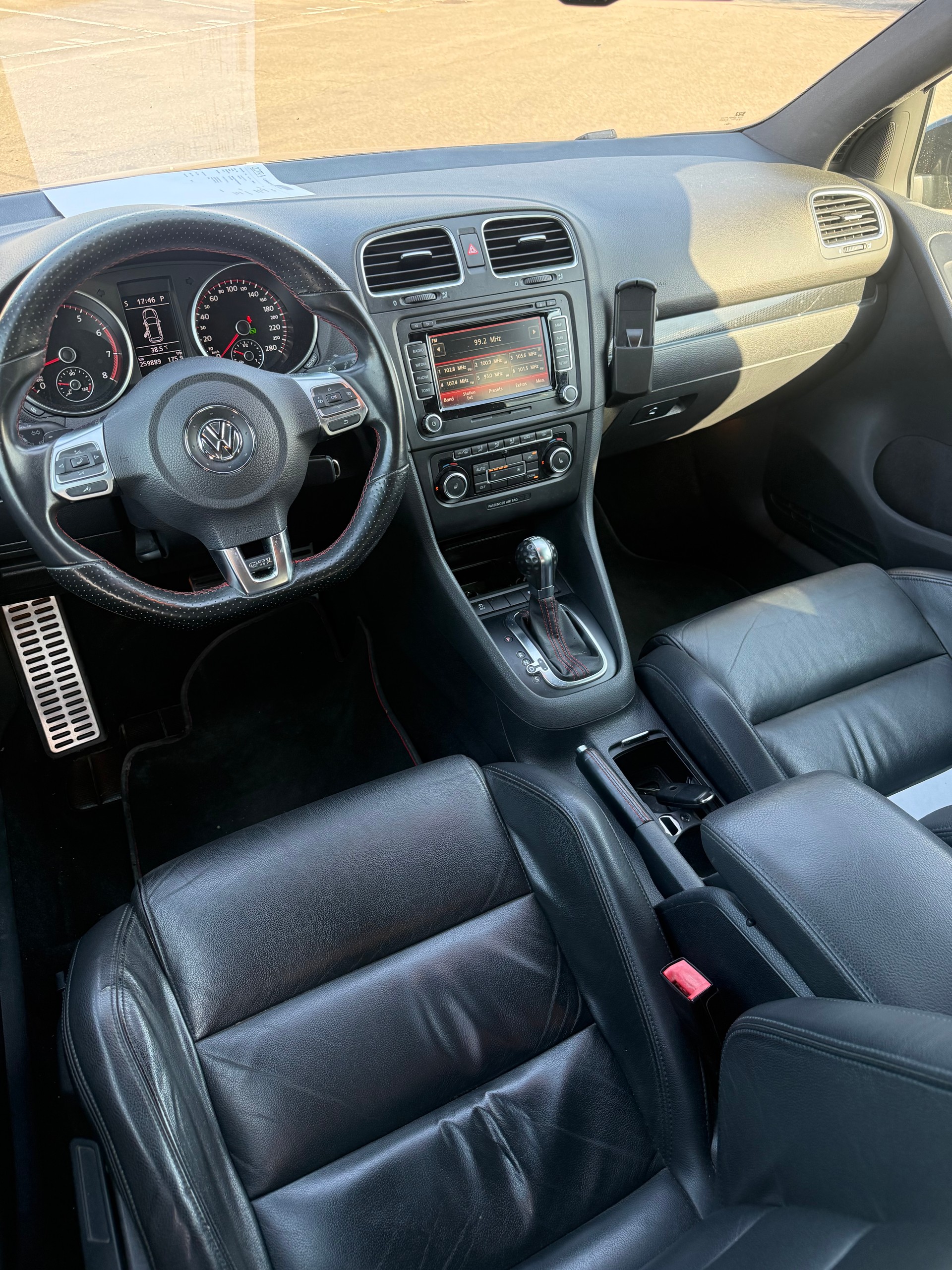 VW Golf 2.0 TSI GTI Edition 35 DSG-image-12