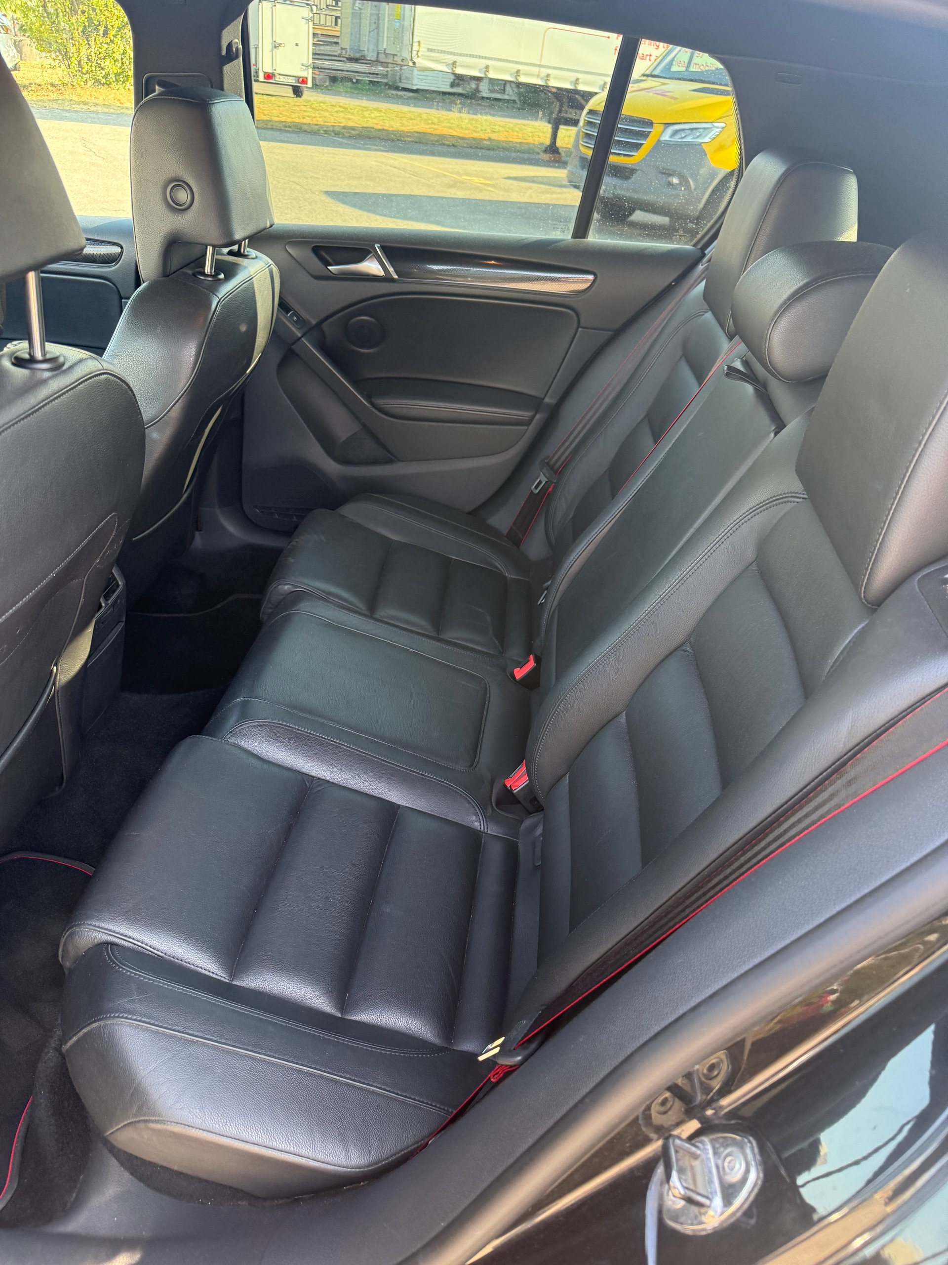 VW Golf 2.0 TSI GTI Edition 35 DSG-image-11