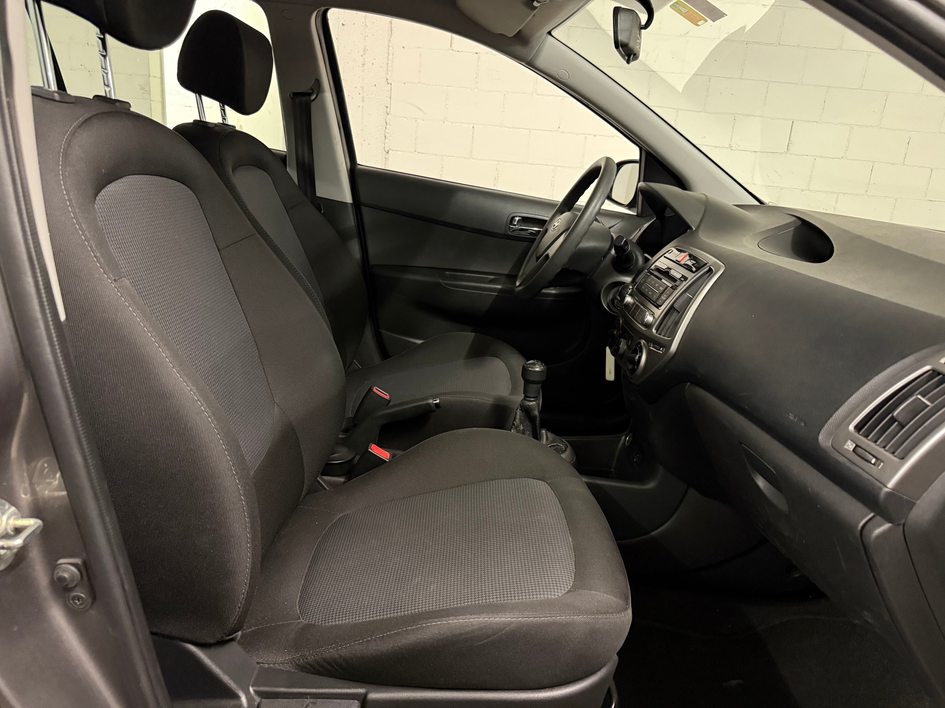HYUNDAI i20 1.4 Style-image-10