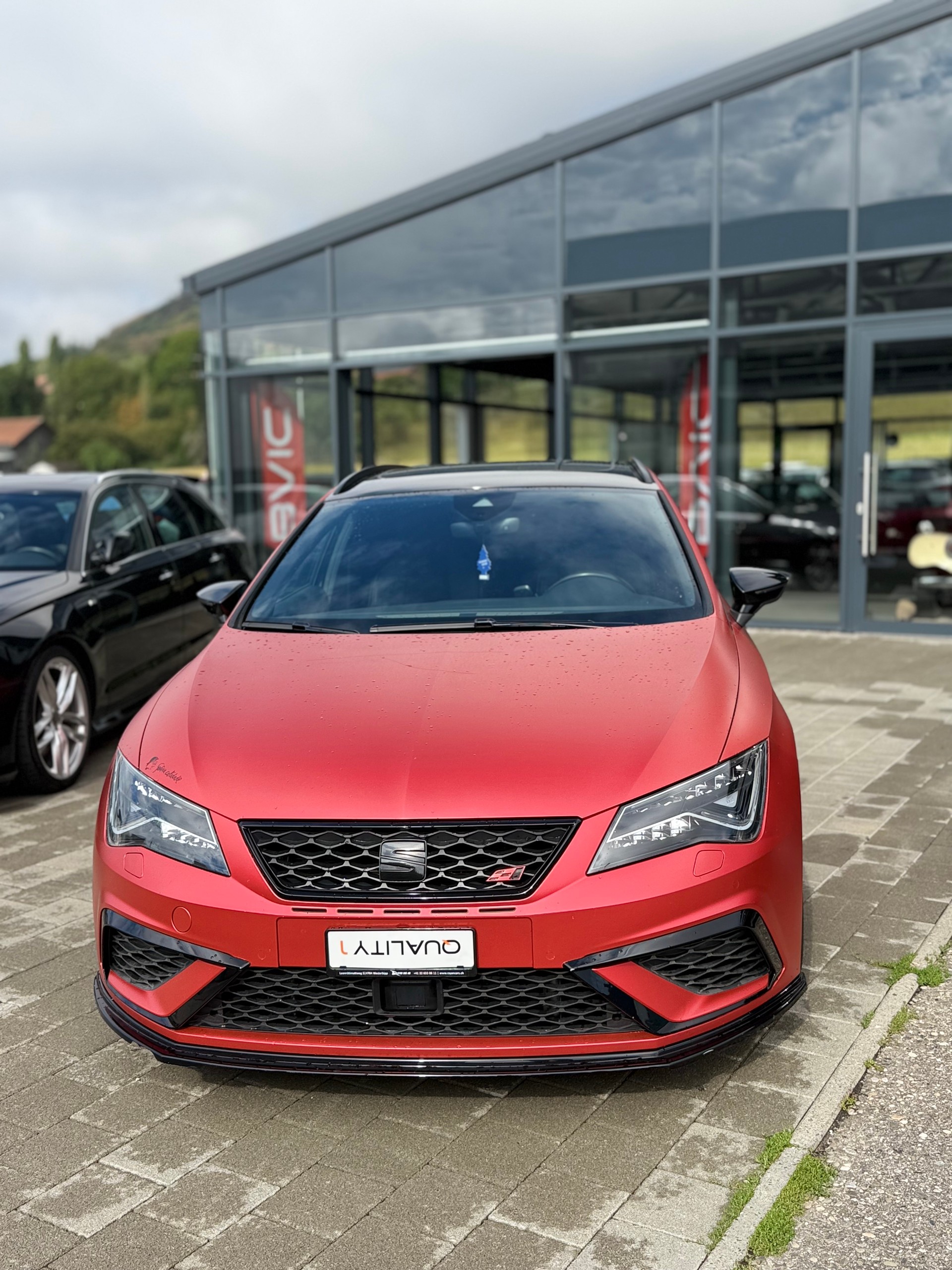 SEAT Leon ST 2.0 TSI Swiss Cupra 300 4 Drive DSG-showroom-element-1