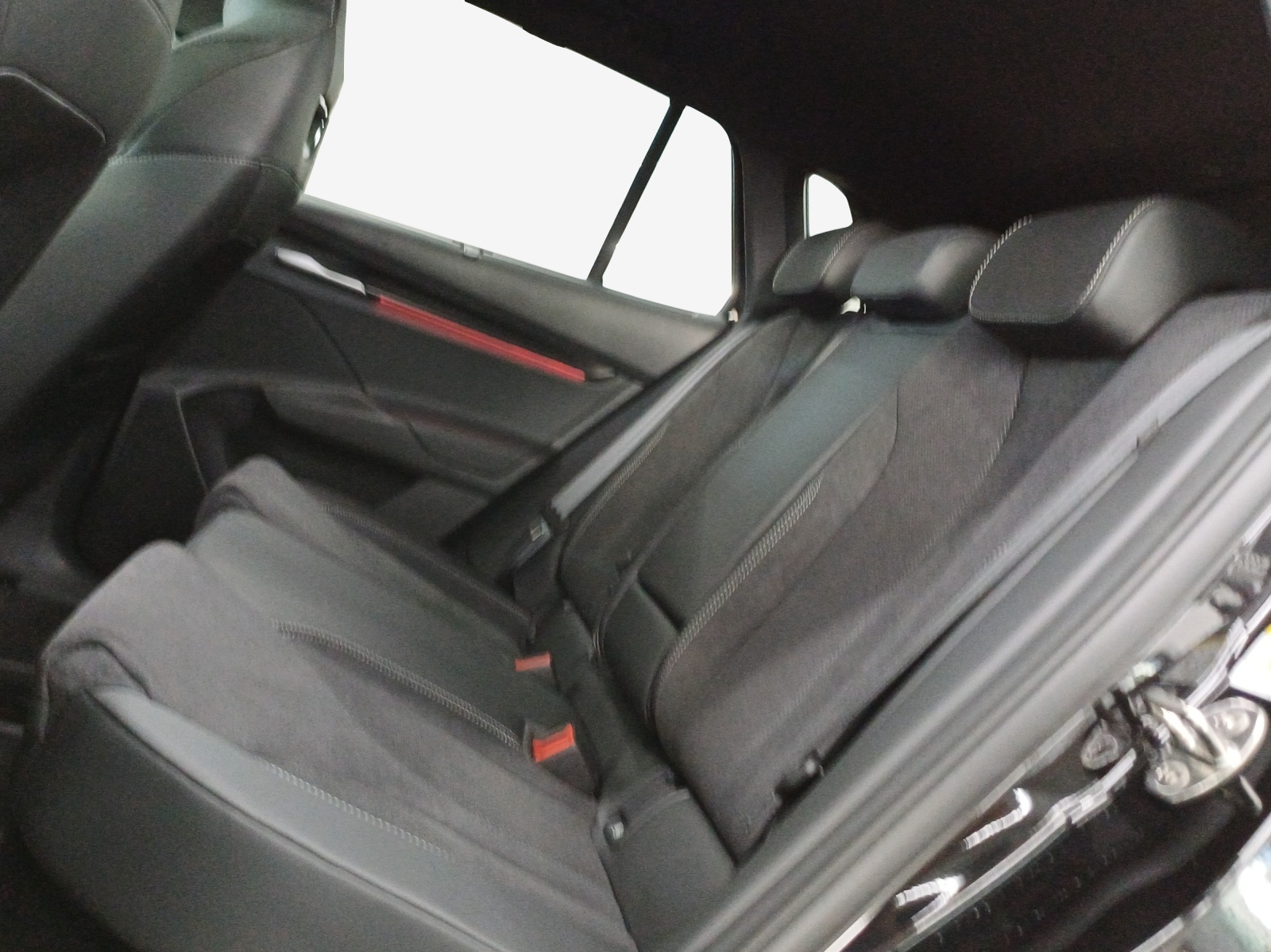 SKODA Elroq 85x Sportline 4x4-image-11