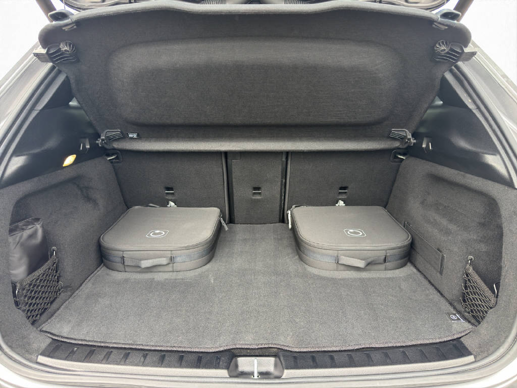 MERCEDES-BENZ EQA 350 AMG Line 4Matic-image-8