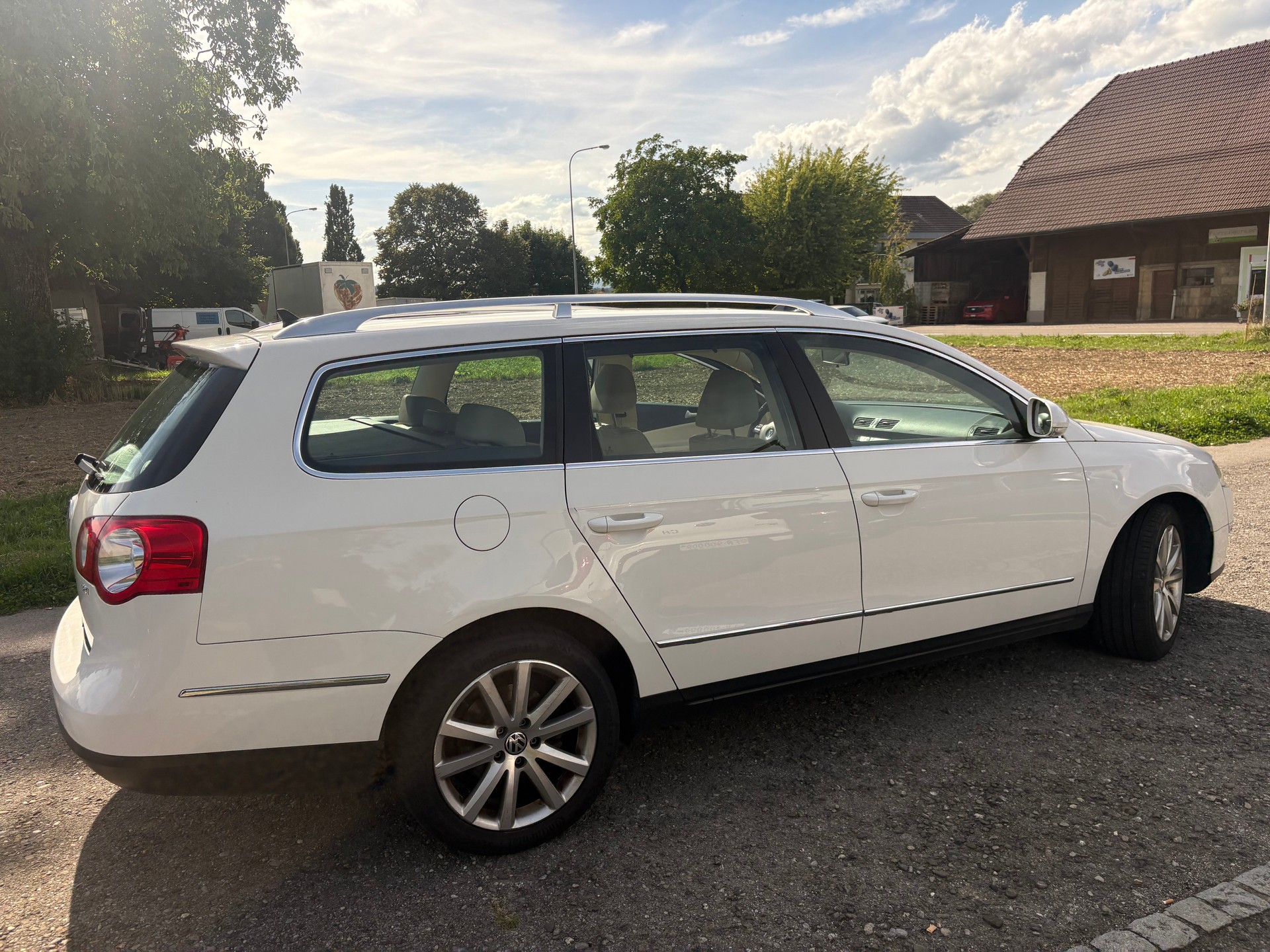 VW Passat Variant 2.0T FSI Highline DSG-image-4
