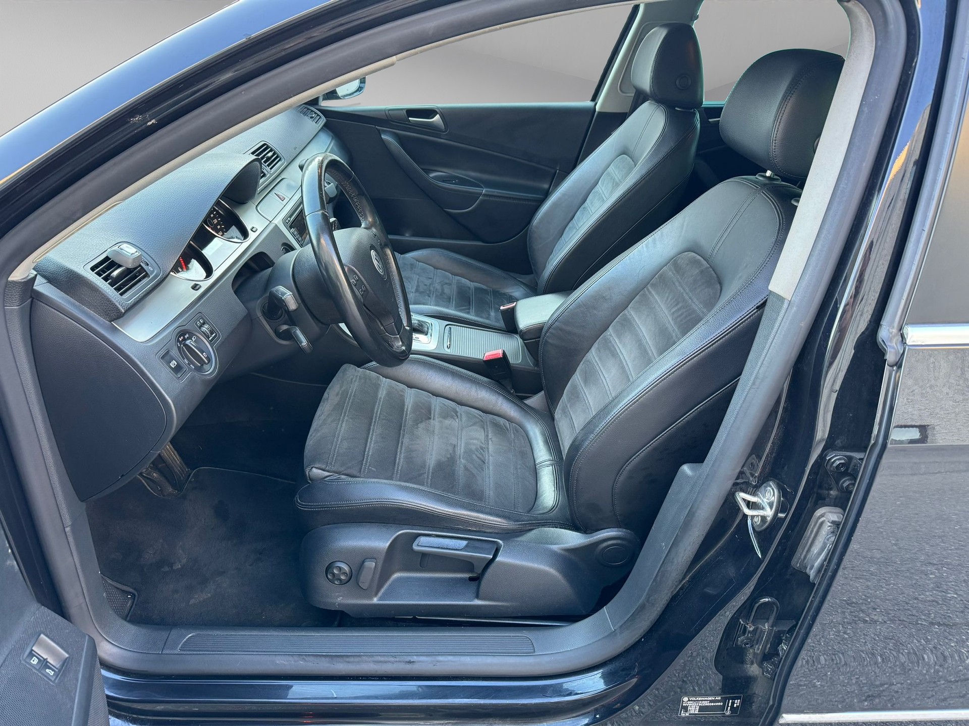VW Passat Variant 2.0 TDI Highline DSG-image-11