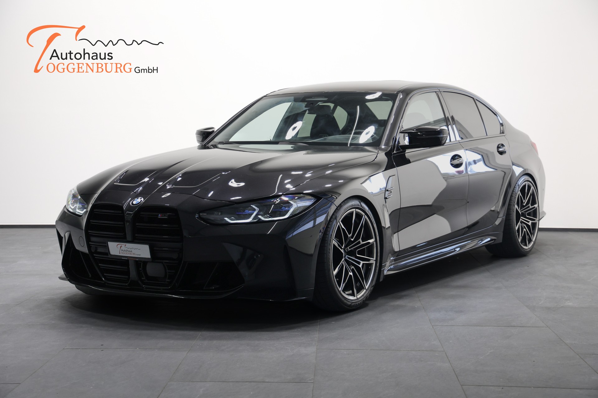 BMW M3 Competition M xDrive-showroom-element-1