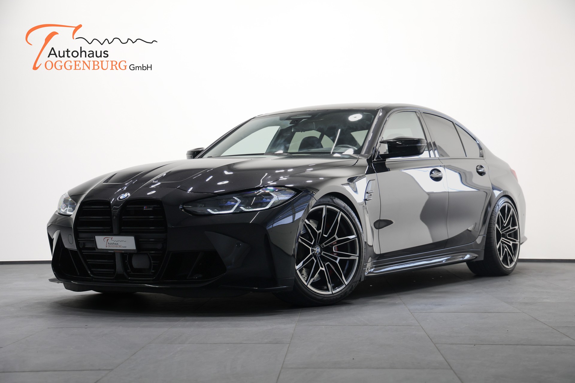 BMW M3 Competition M xDrive-showroom-element-2