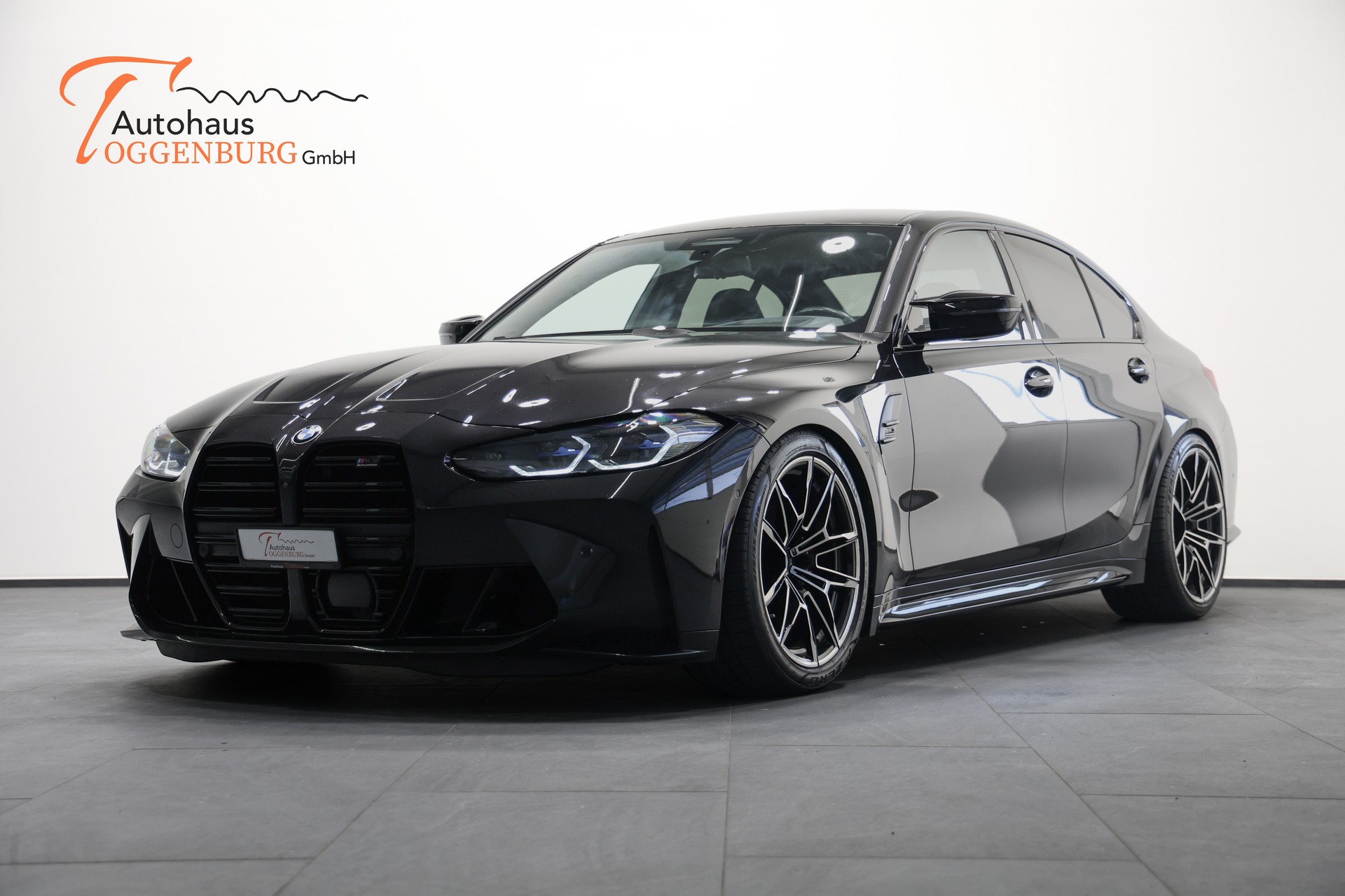 BMW M3 Competition M xDrive-showroom-element-3
