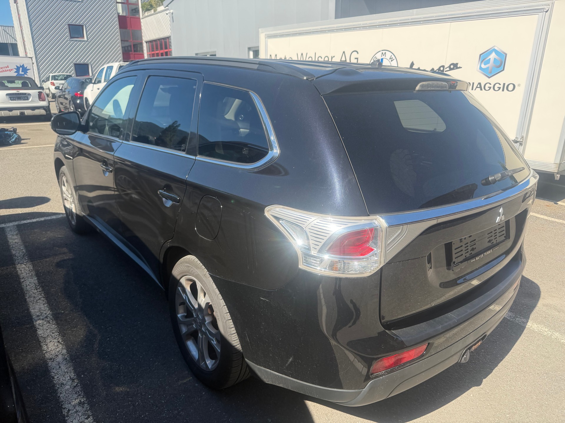 MITSUBISHI Outlander 2.2 DID Navigator Safety 4WD Automatic-image-3