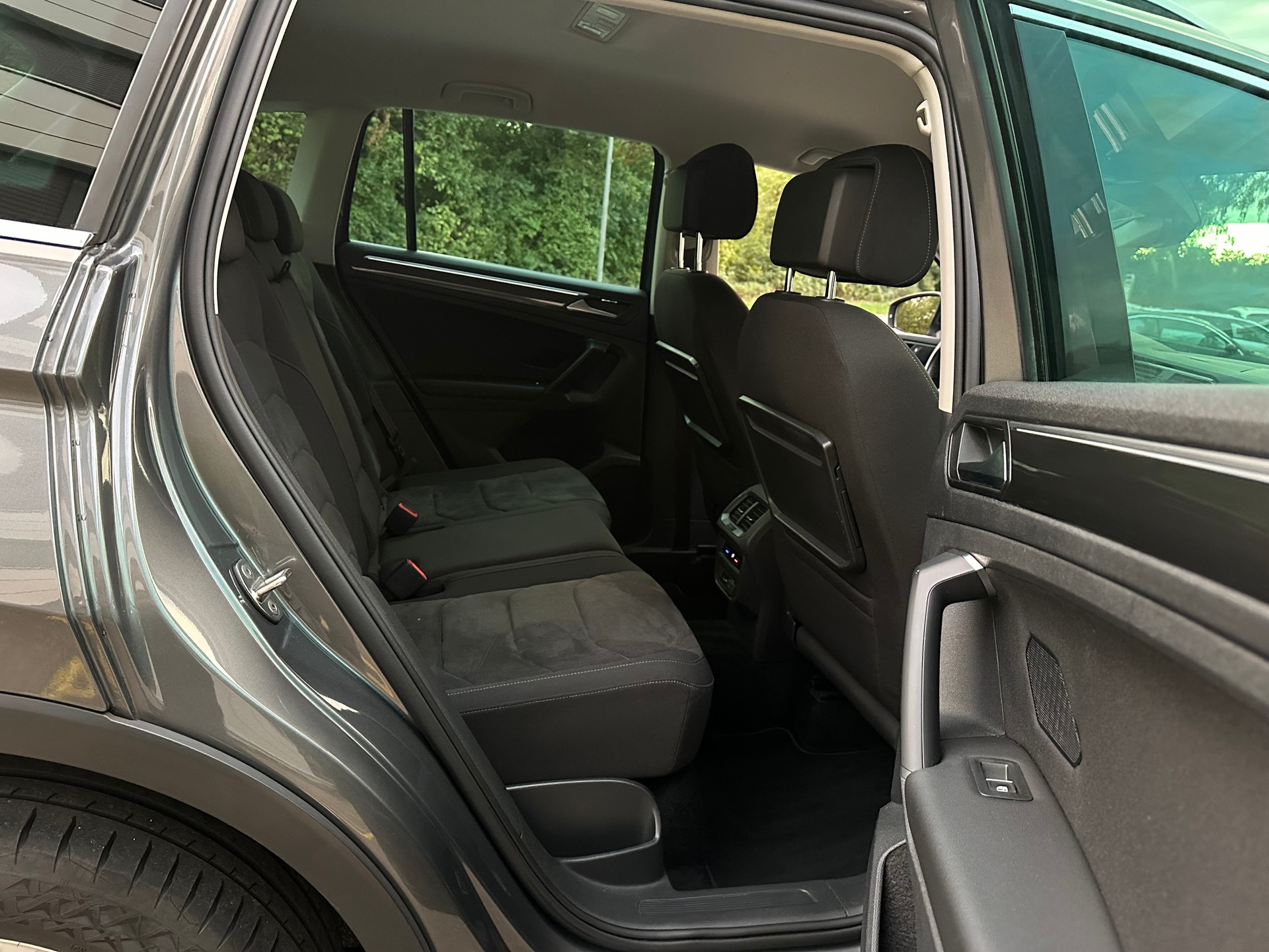 VW Tiguan 2.0 TDI SCR Highline 4Motion DSG-image-9