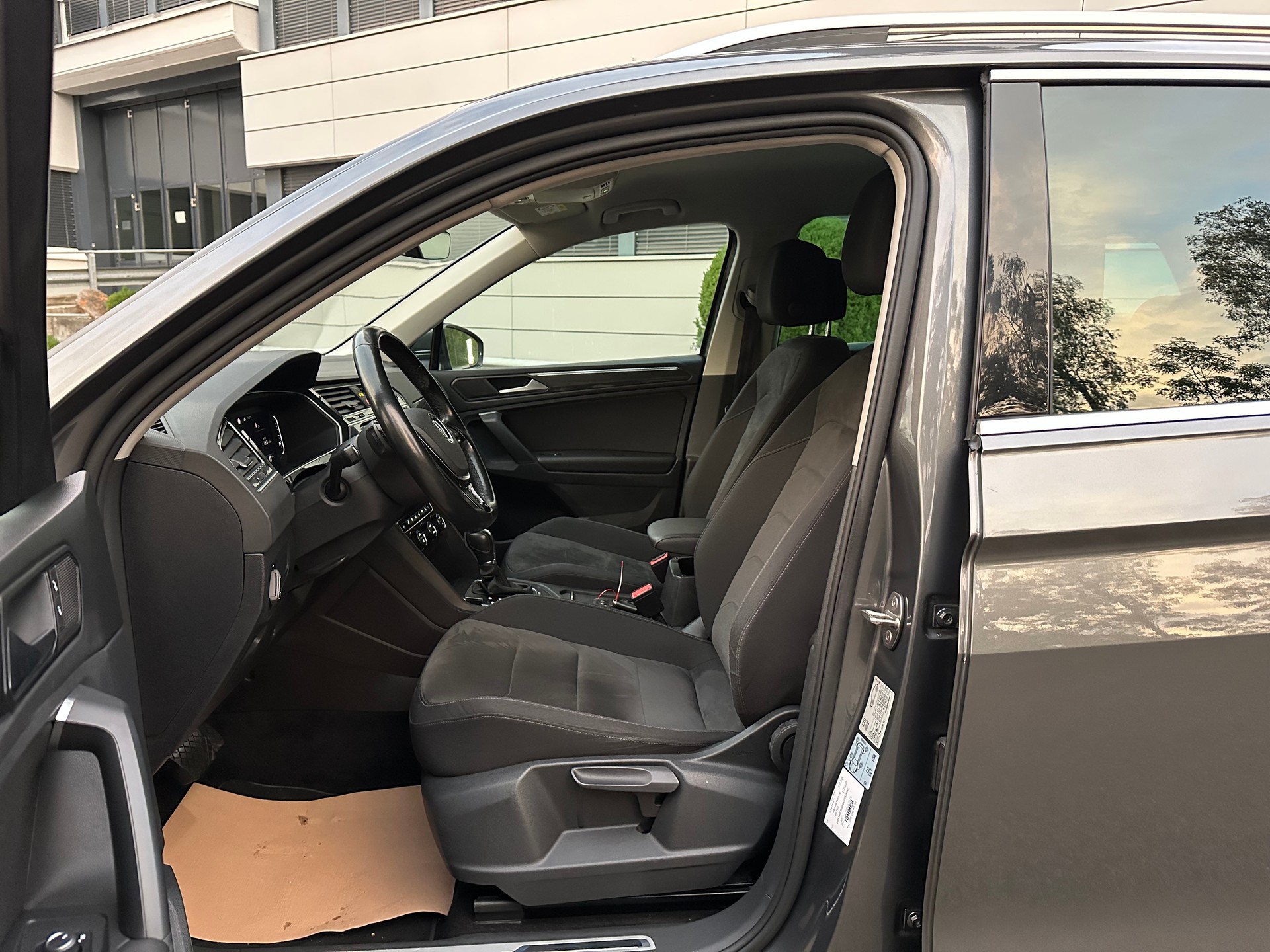 VW Tiguan 2.0 TDI SCR Highline 4Motion DSG-image-7