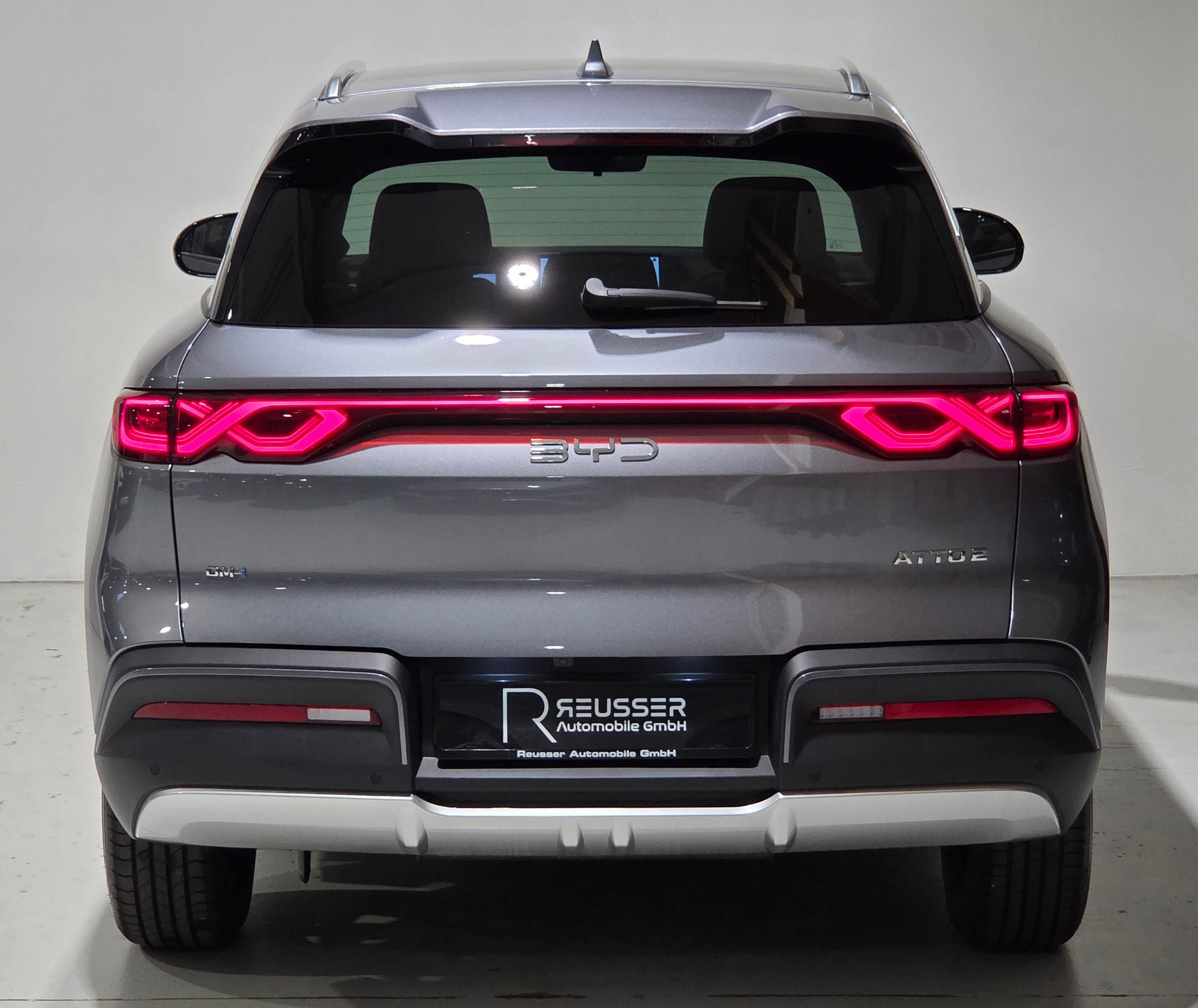 BYD Boost DM-i PHEV-showroom-element-3