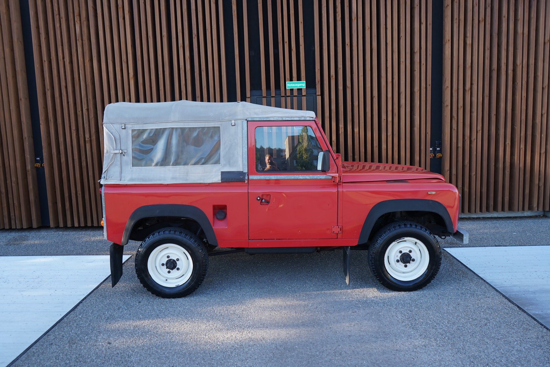 LAND ROVER LAND ROVER 90 2.3 STATION WAGON l 75 PS-showroom-element-2