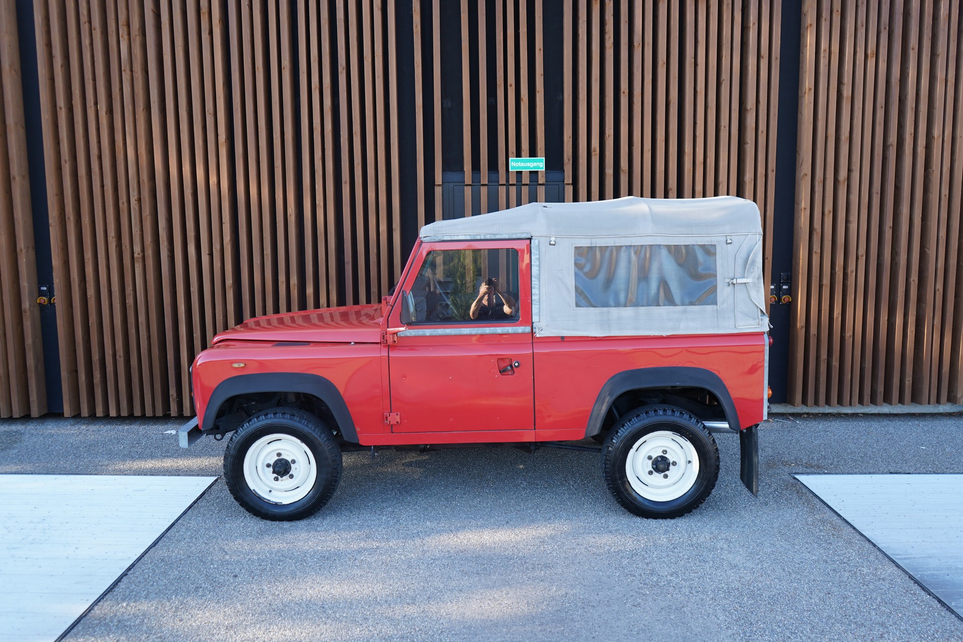 LAND ROVER LAND ROVER 90 2.3 STATION WAGON l 75 PS-showroom-element-3