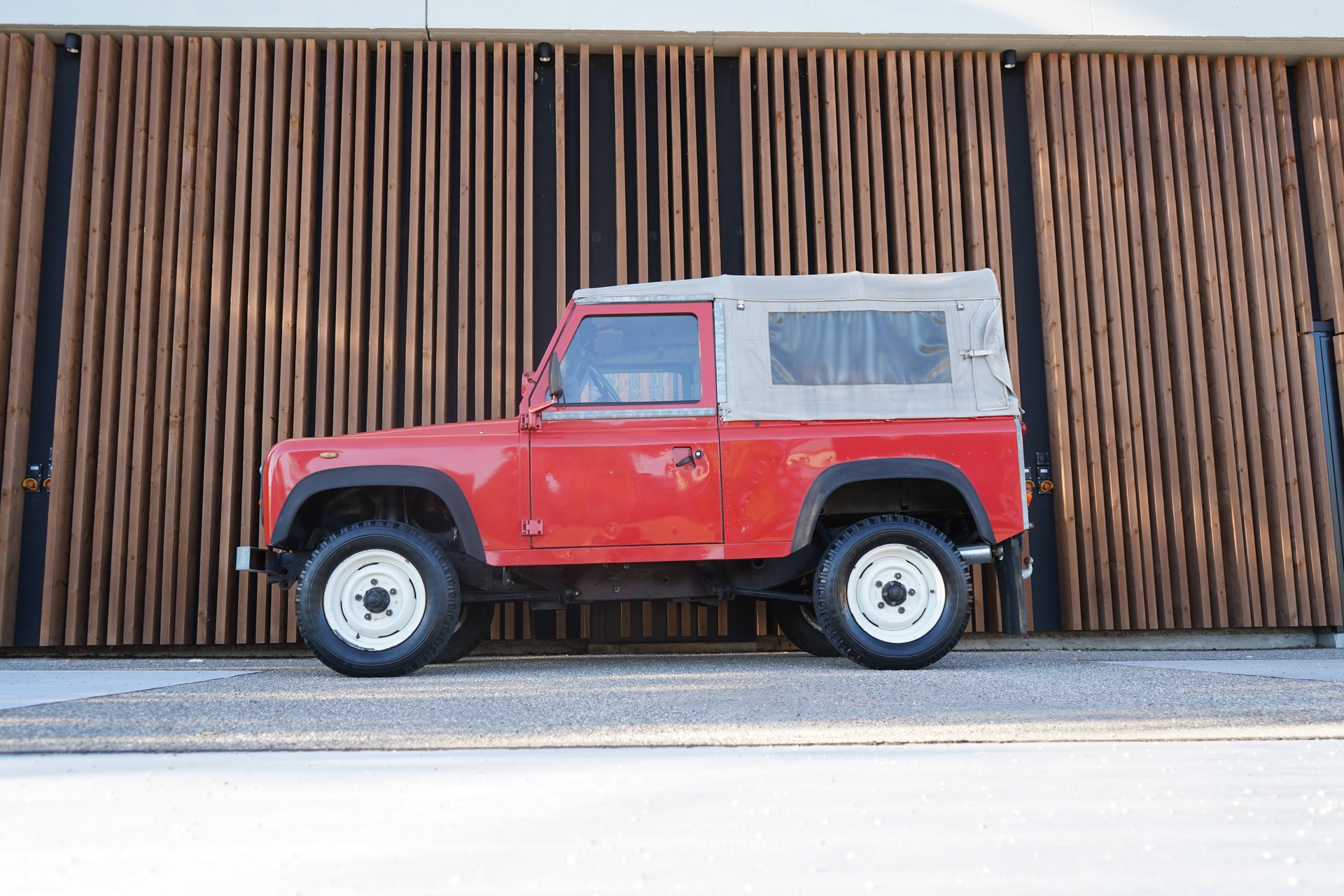 LAND ROVER LAND ROVER 90 2.3 STATION WAGON l 75 PS-showroom-element-1