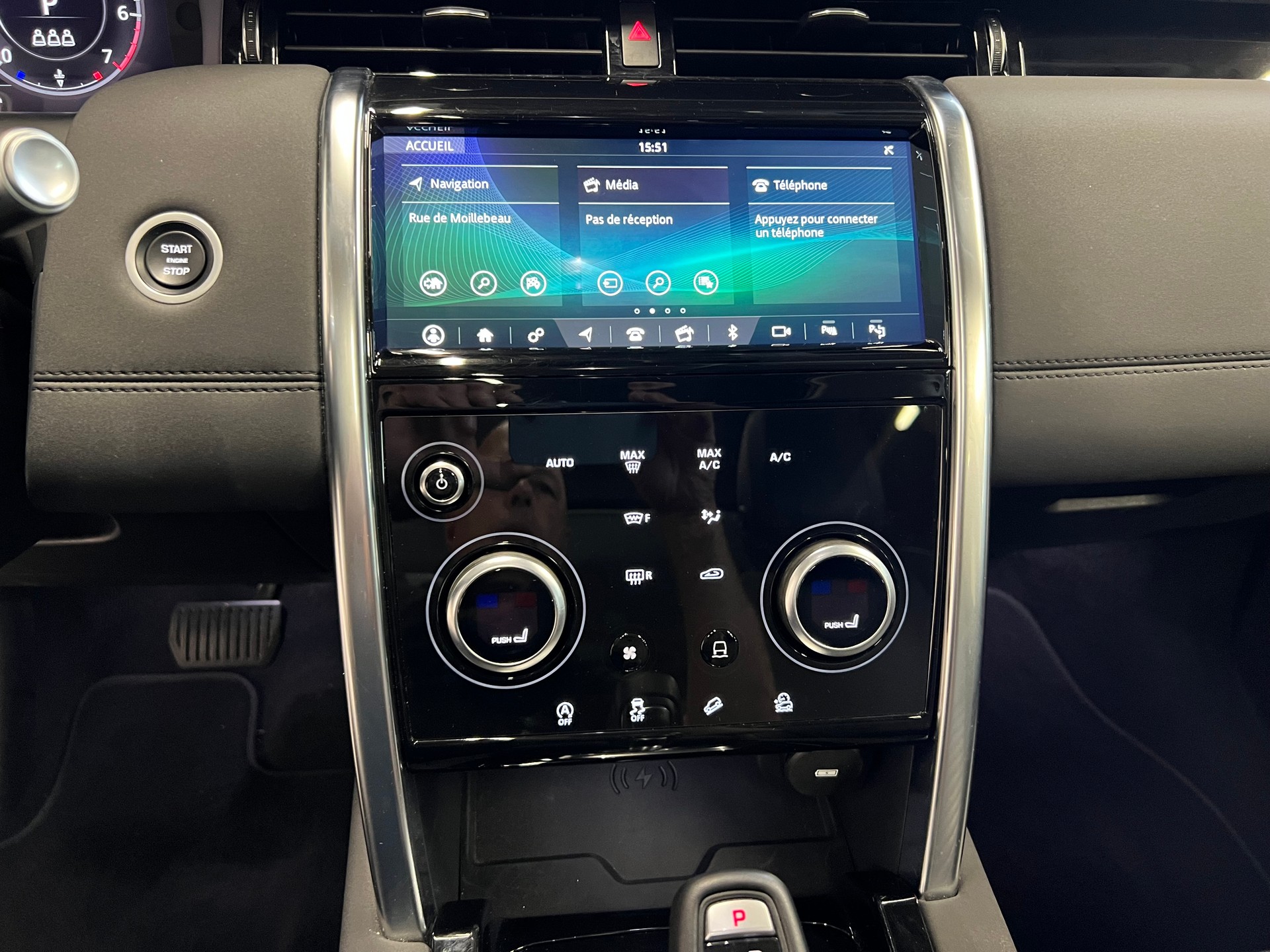 LAND ROVER Discovery Sport 2.0 Si4 SE-image-4