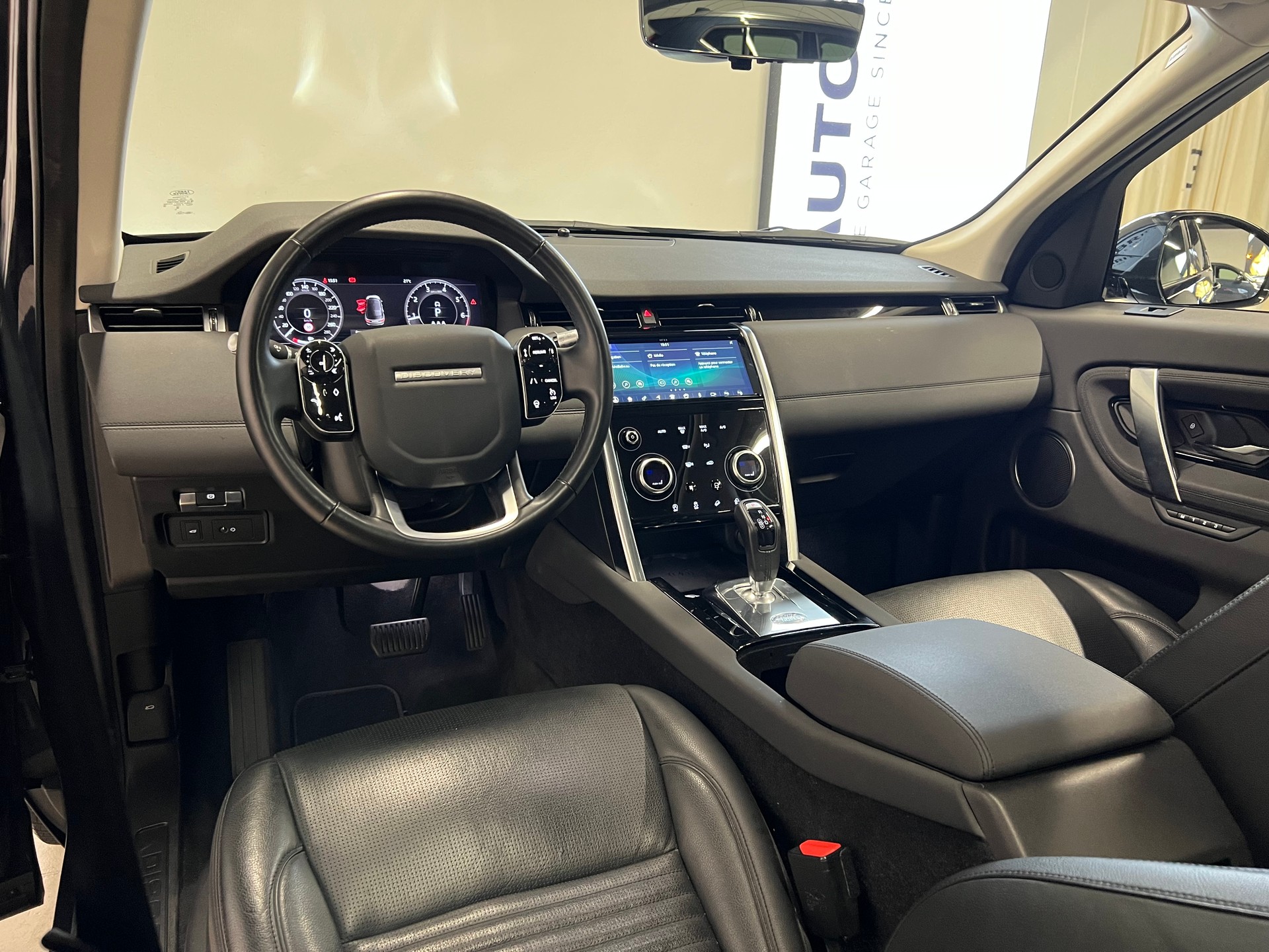 LAND ROVER Discovery Sport 2.0 Si4 SE-showroom-element-2