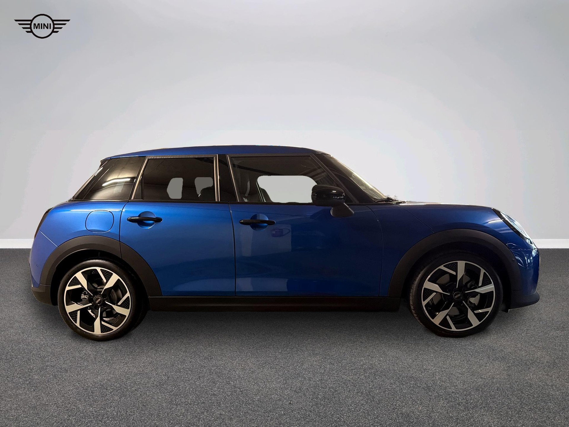 MINI Cooper 5 door C-showroom-element-2